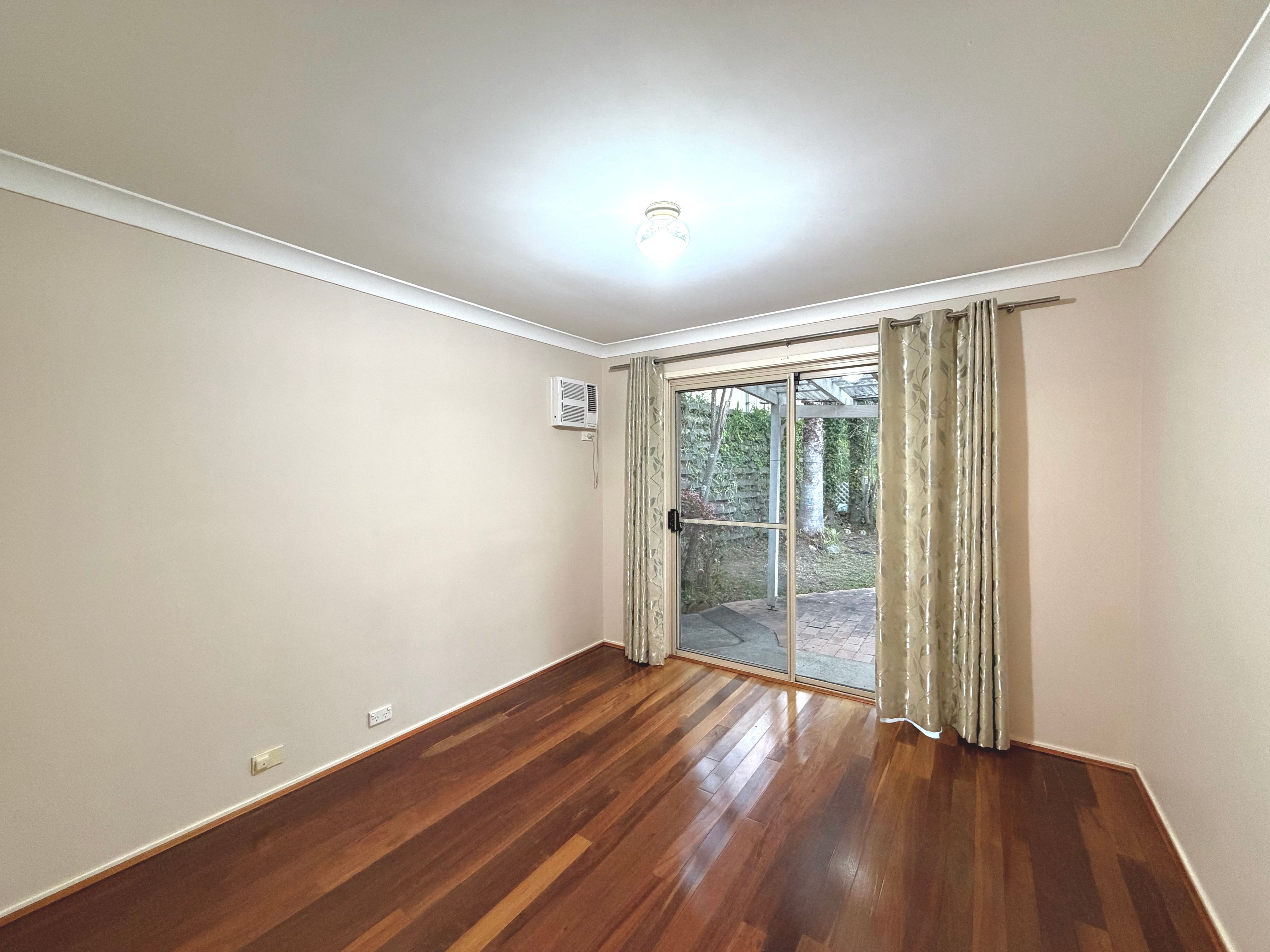 8 Joanne Close — photo 8 of 9