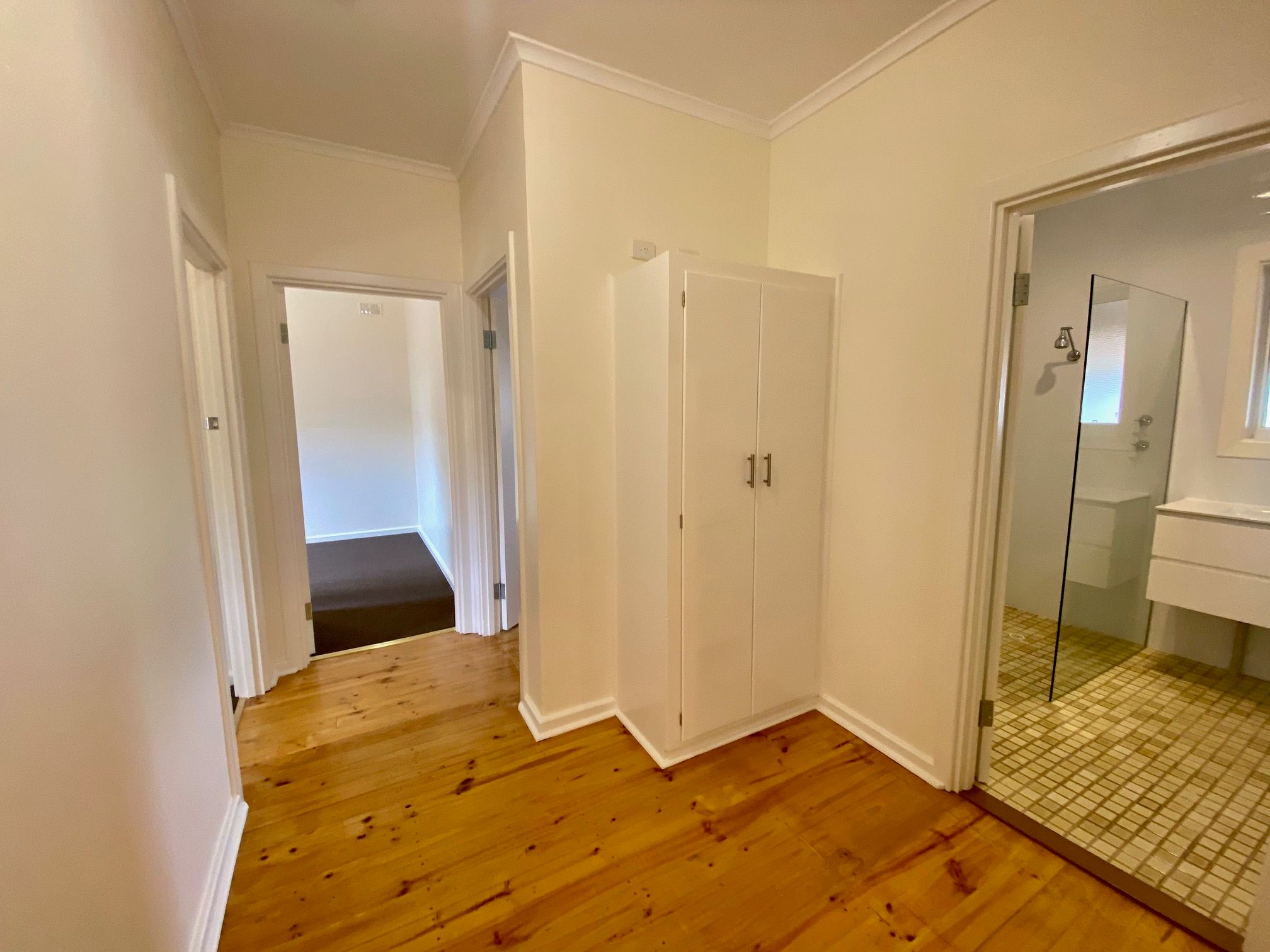13 Cowled Street — photo 8 of 16