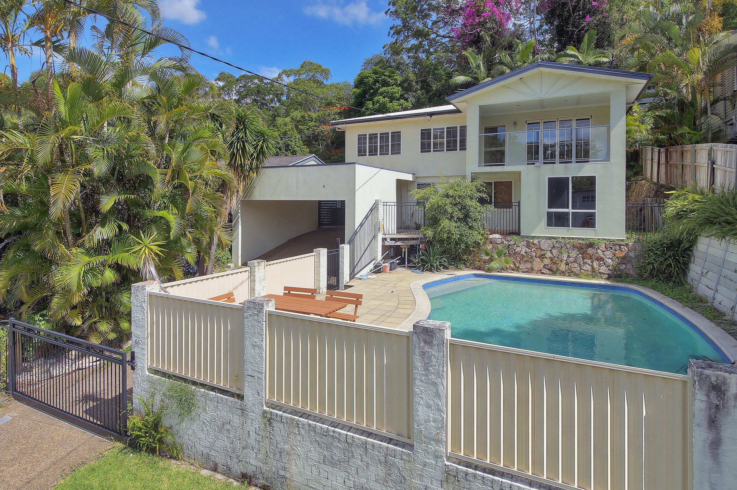 61 Dobbs Street, Holland Park West, QLD 4121