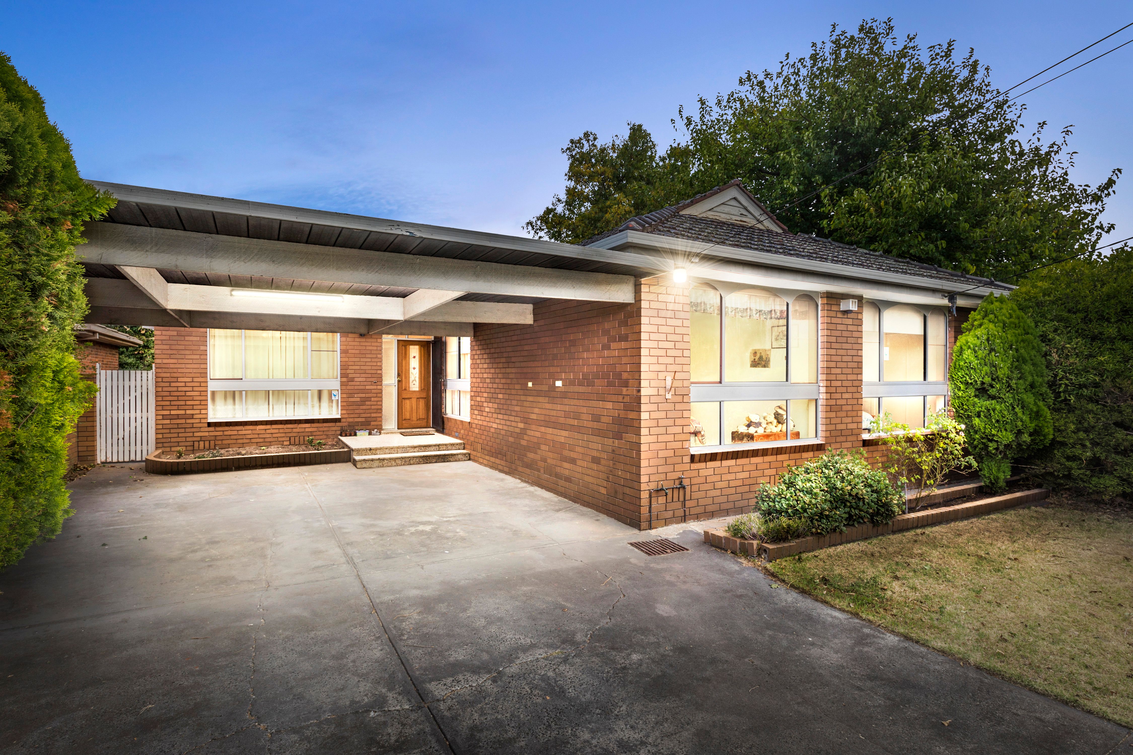 10 Swindon Road, Hughesdale, VIC 3166
