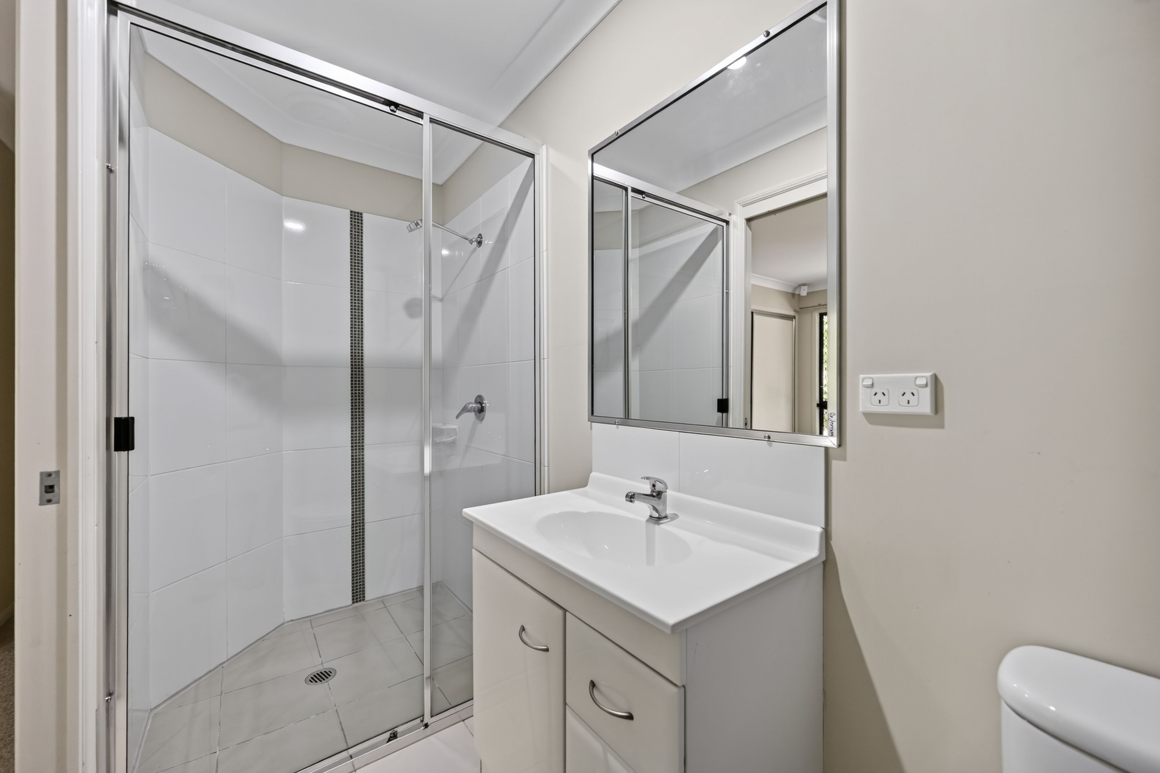 24 Greentree Circuit — photo 8 of 18