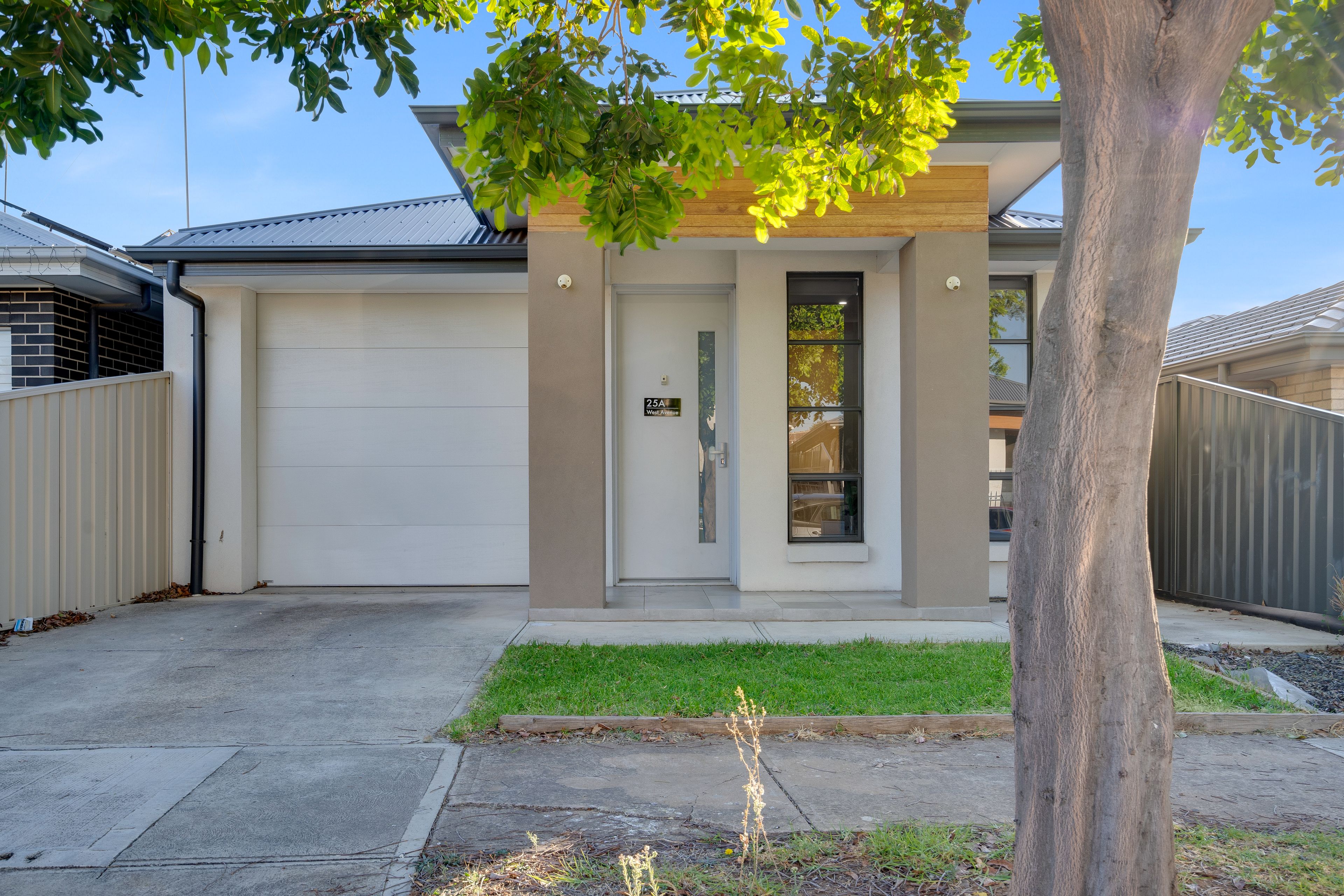 25A West Avenue, Northfield SA 5085