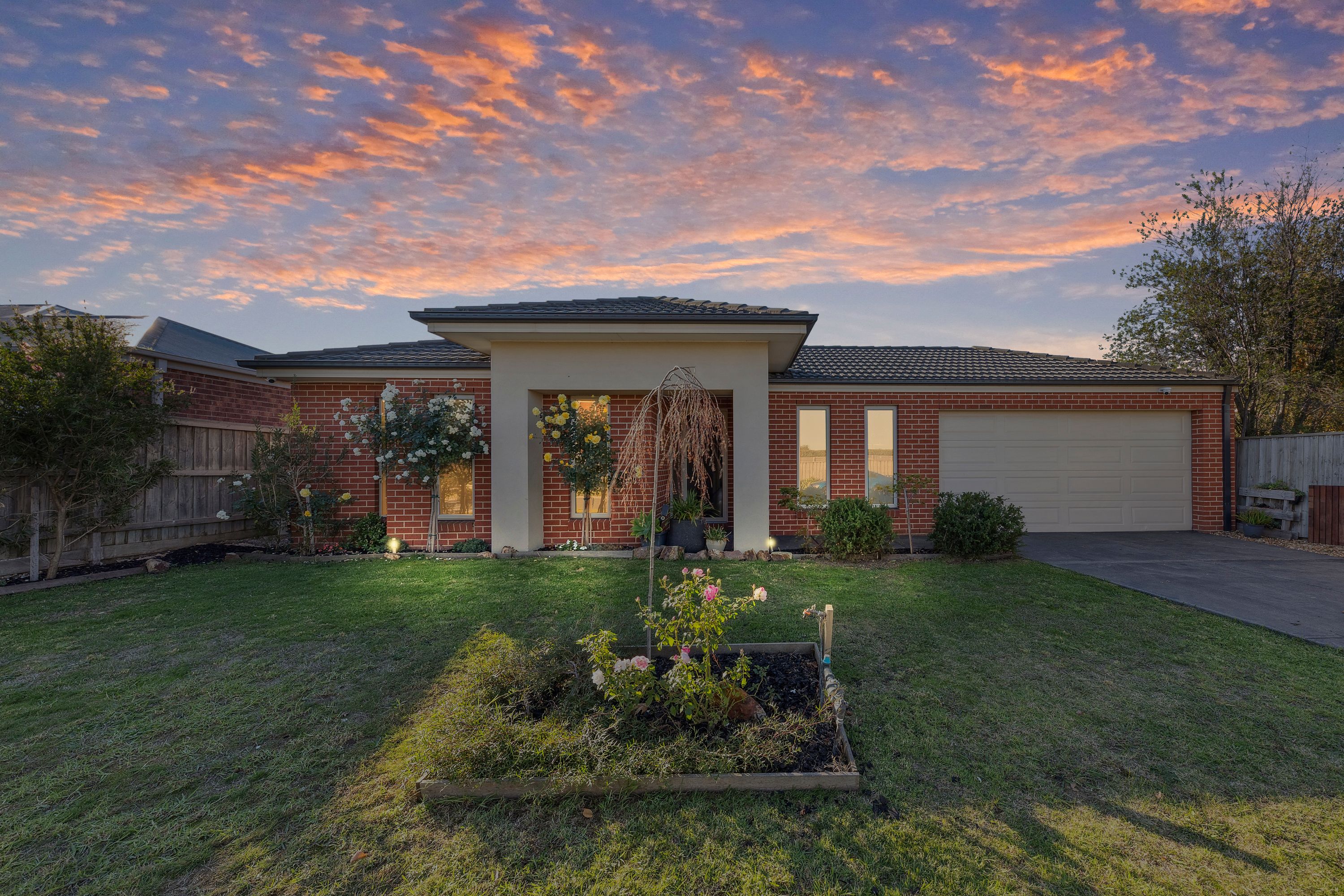 17 Greendale Boulevard, Pakenham VIC 3810