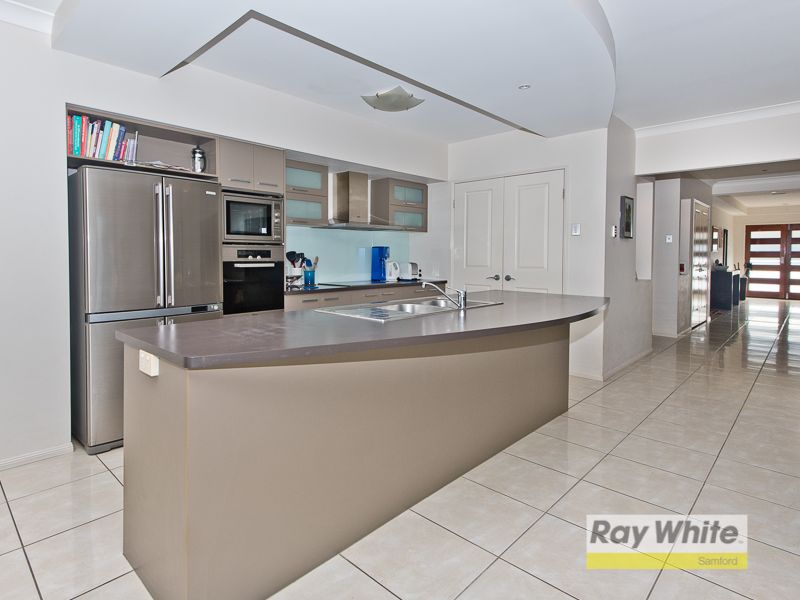 Samford Village, Samford Village, QLD 4520