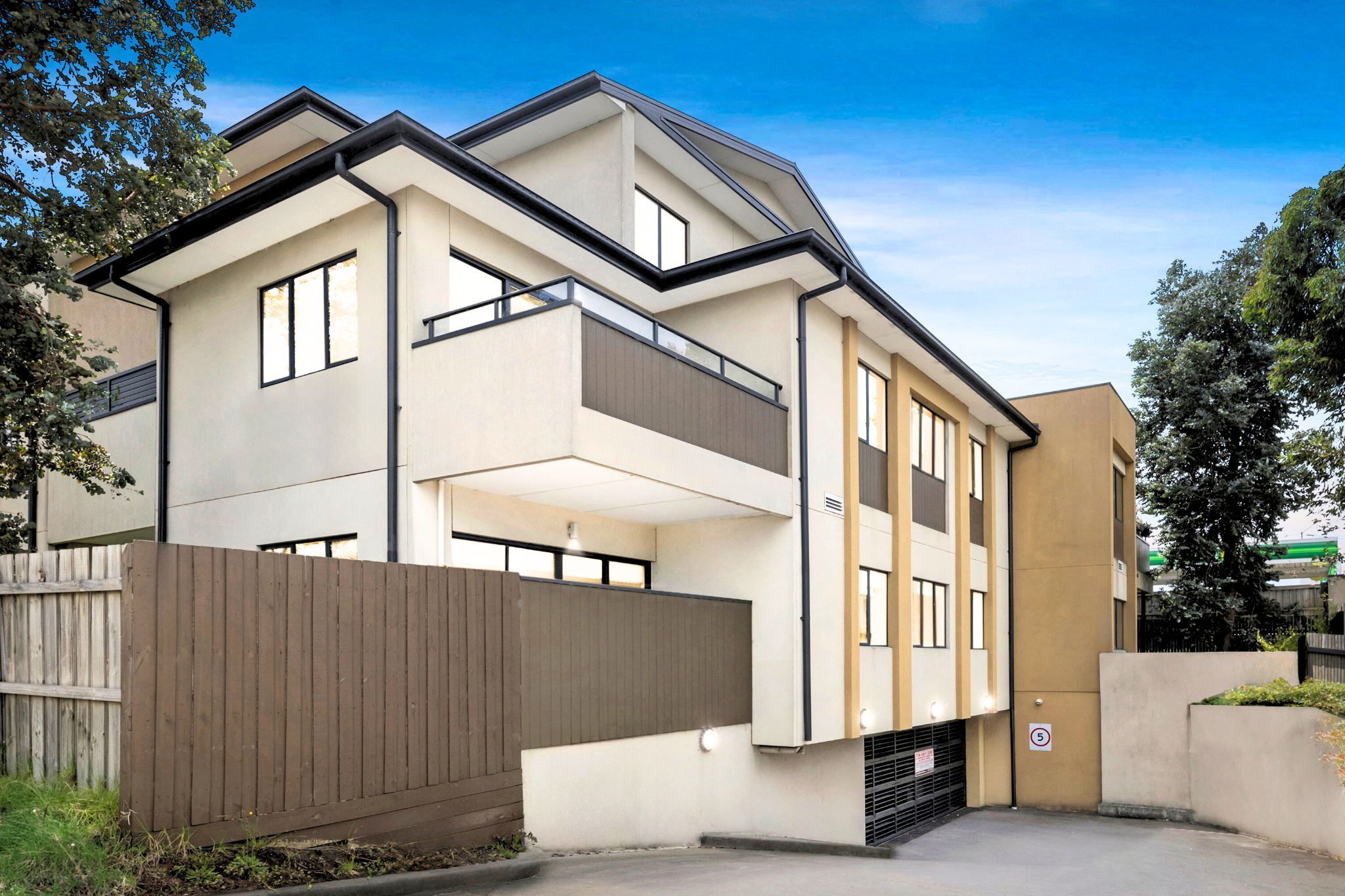 213 Burwood Highway, Burwood East VIC 3151