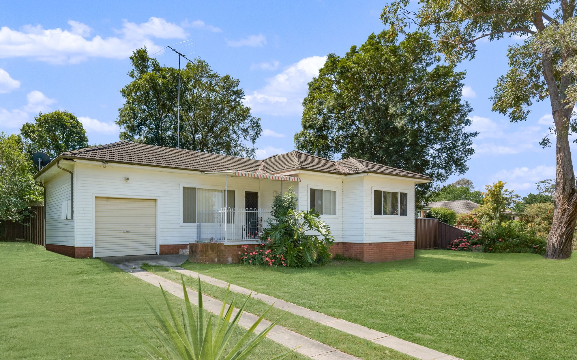 16 Caley Street, Bradbury, NSW 2560
