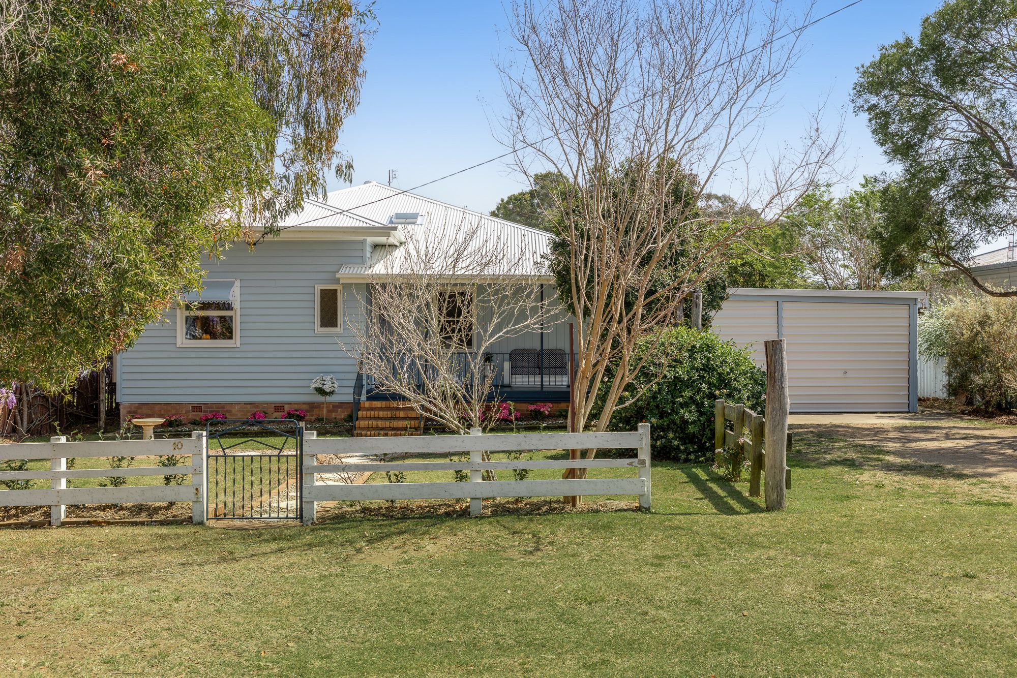 'Clementine Cottage' 10 Sharp Street, Crows Nest, QLD 4355