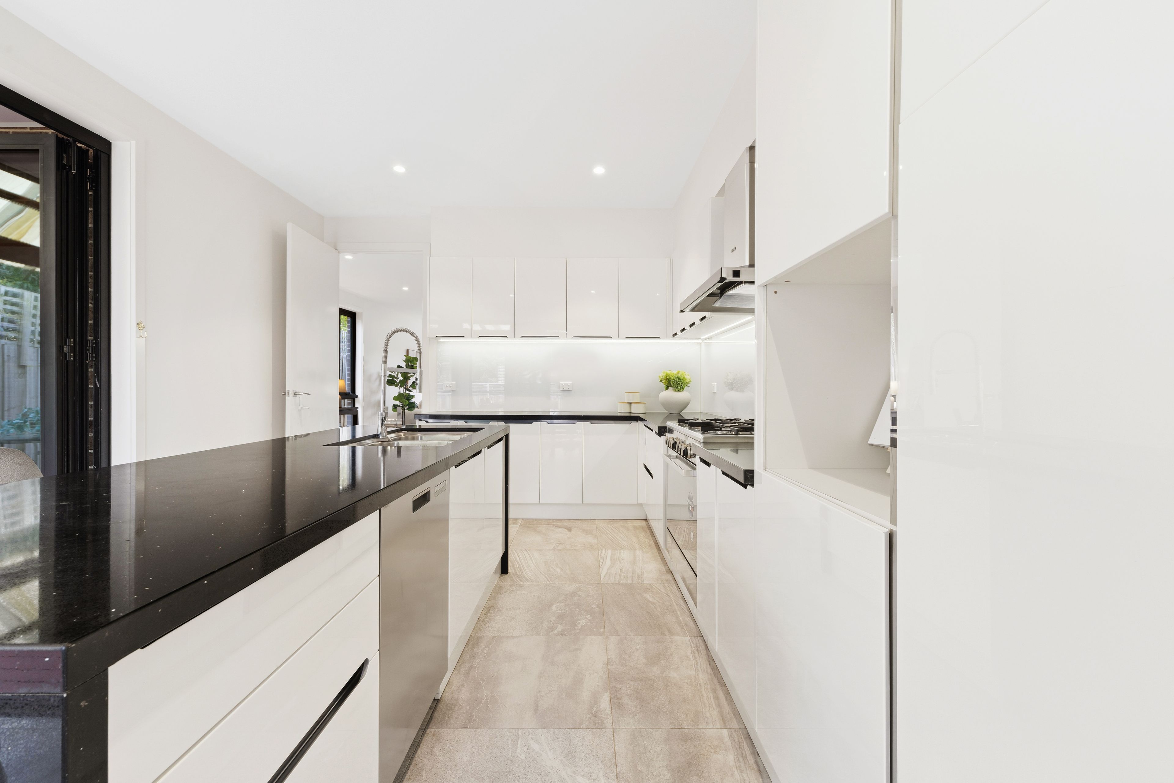1/10 Marbray Drive — photo 5 of 18
