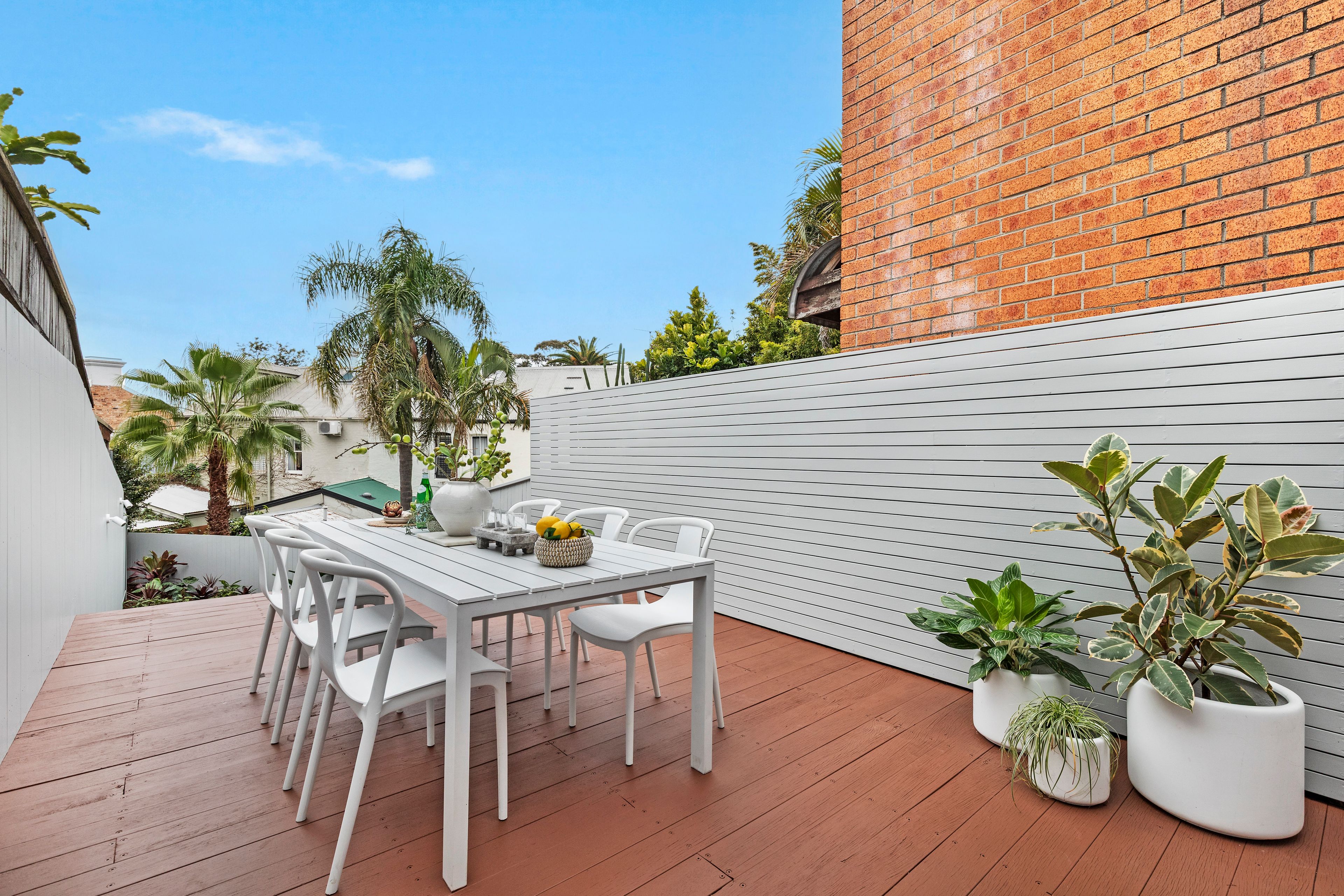 12 Little Comber Street — photo 4 of 11