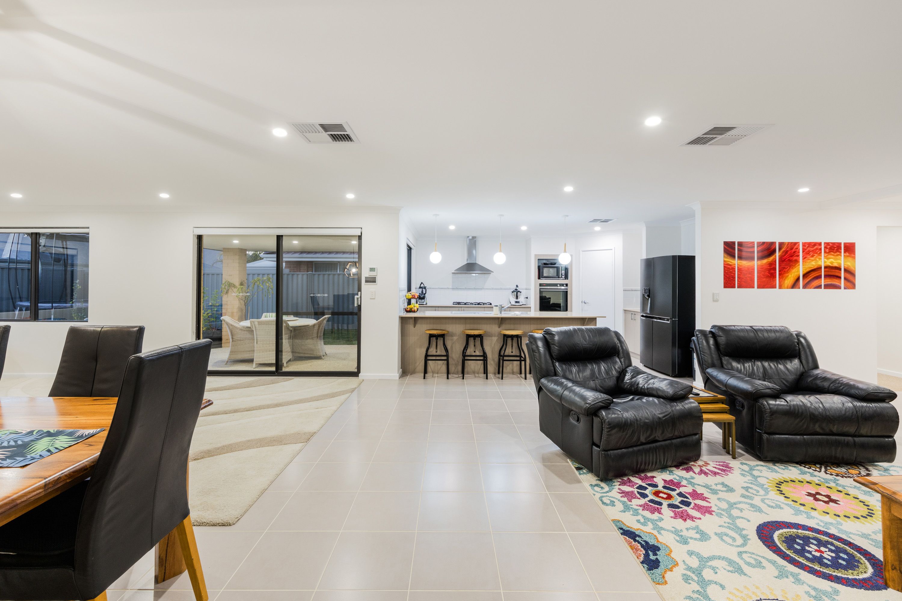 18 Hoffman Way — photo 7 of 26