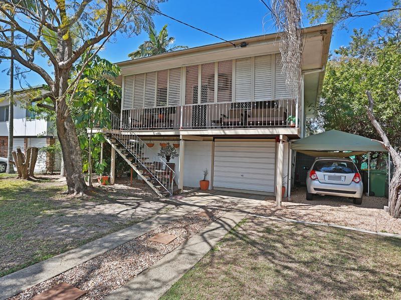 9 Wendy Crescent, Clontarf QLD 4019