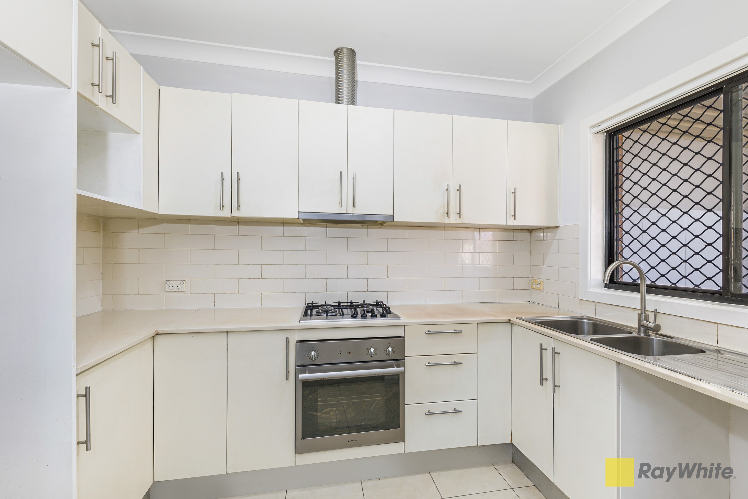 2/36 Carinya Road, Girraween, NSW 2145