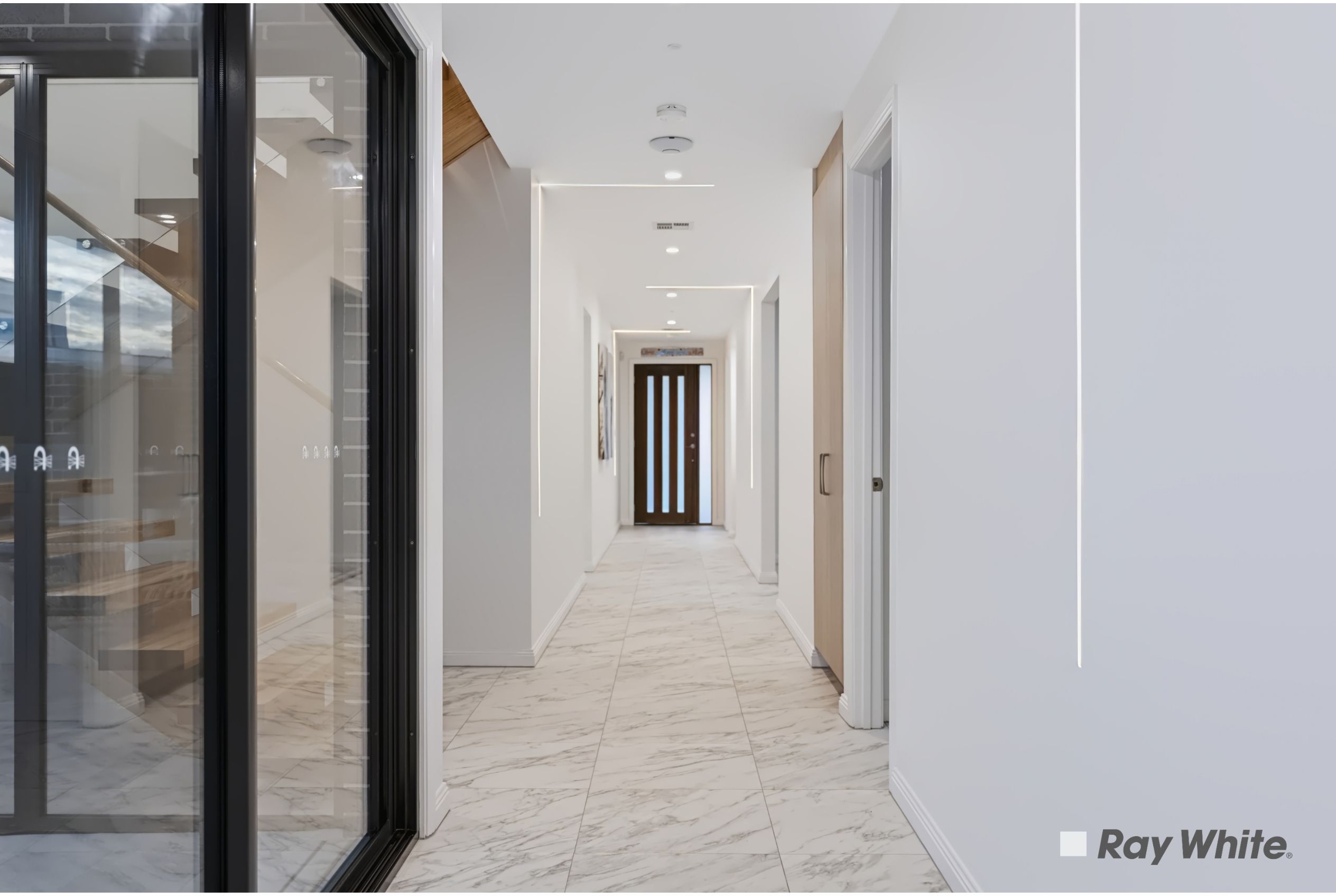 8 Mclean Crescent — photo 7 of 30