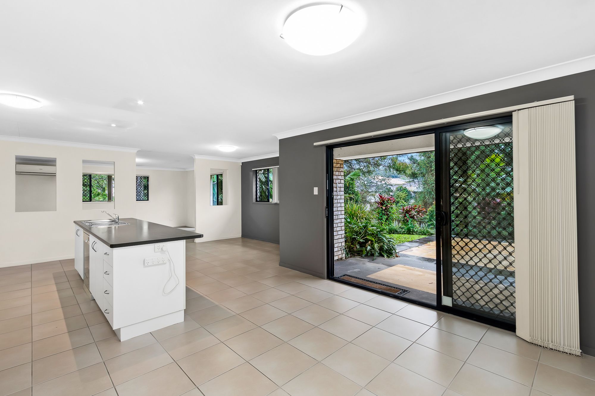 145 Englefield Road, Oxley, QLD 4075
