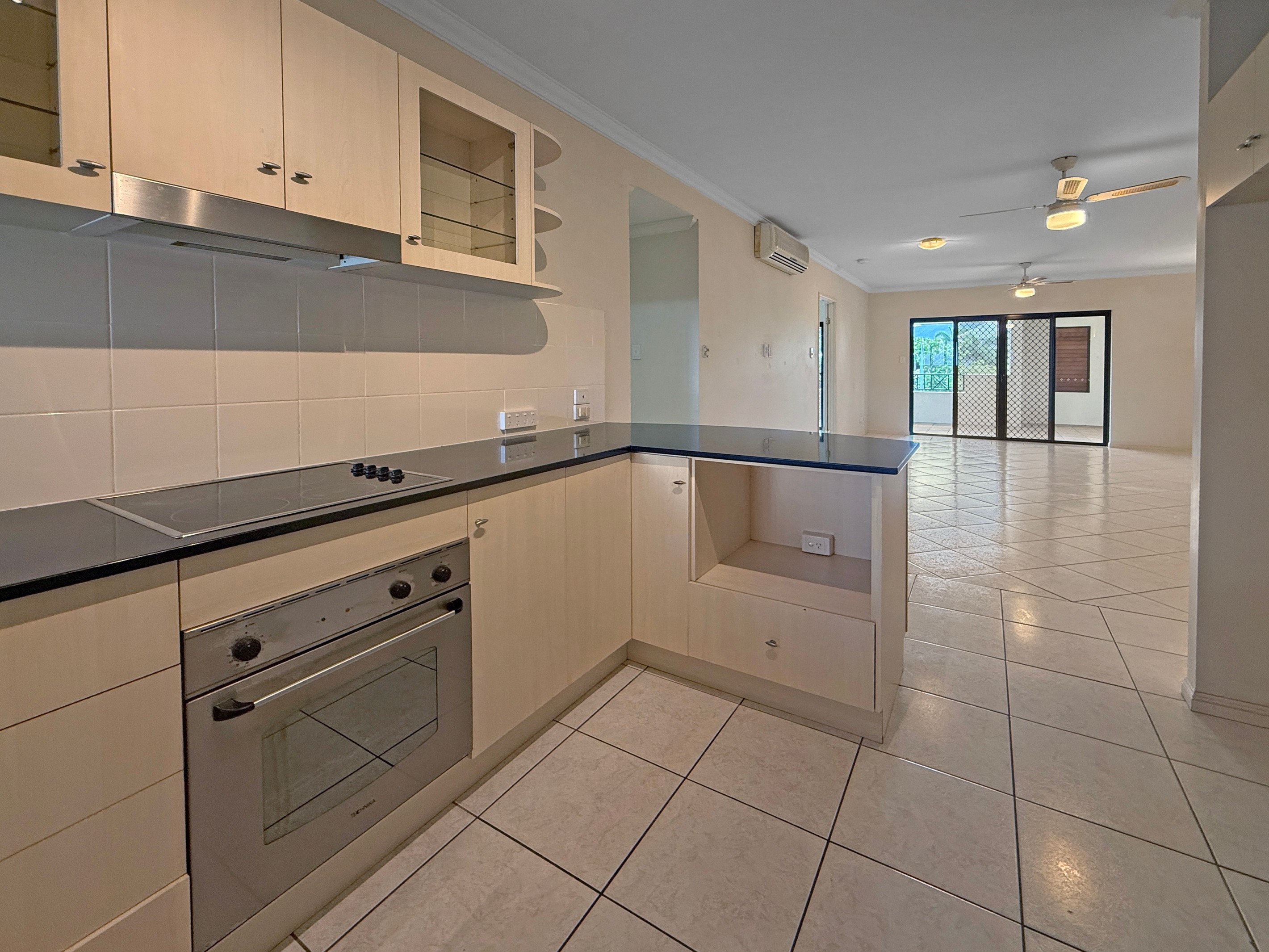 14/310-316 Lake Street, Cairns North, QLD 4870