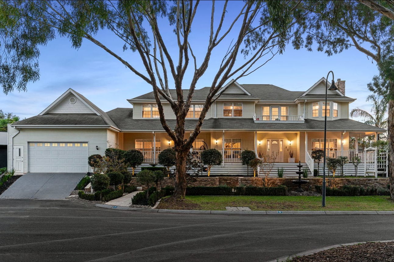 8 Watkins Grove — photo from Ray White Werribee