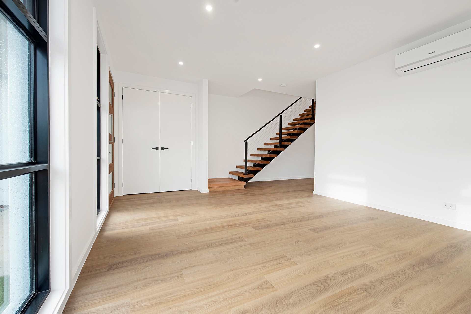 2/8 Richards Court, Brooklyn, VIC 3012