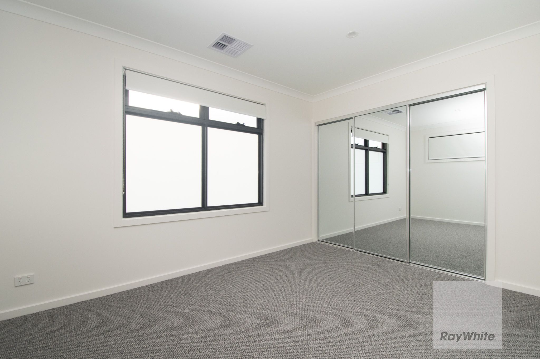 51 Swindon Crescent — photo 5 of 8
