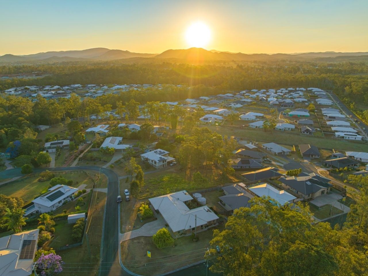 2 Rosewood Court, Southside, QLD 4570