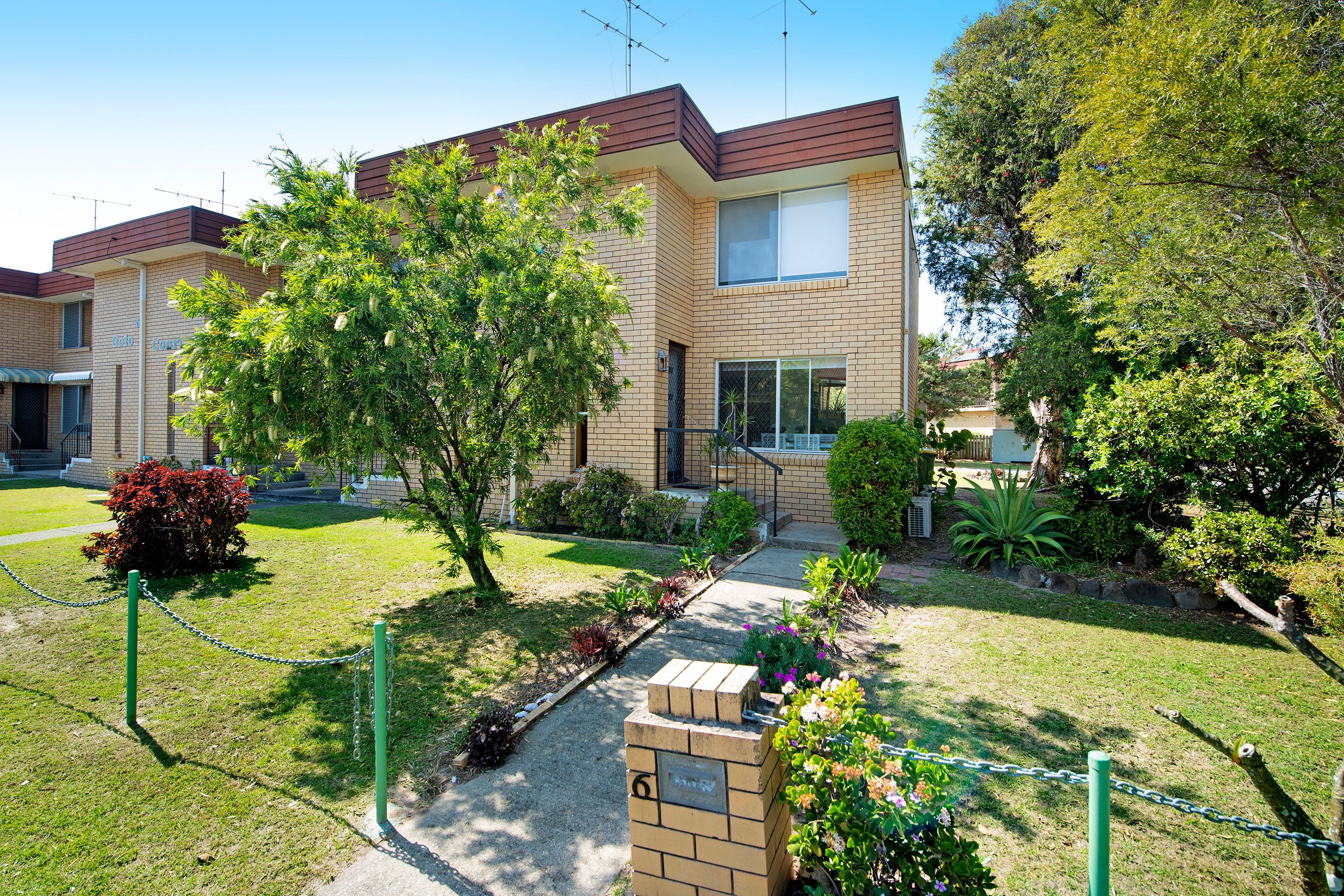 6 Duet Drive, Mermaid Waters QLD 4218