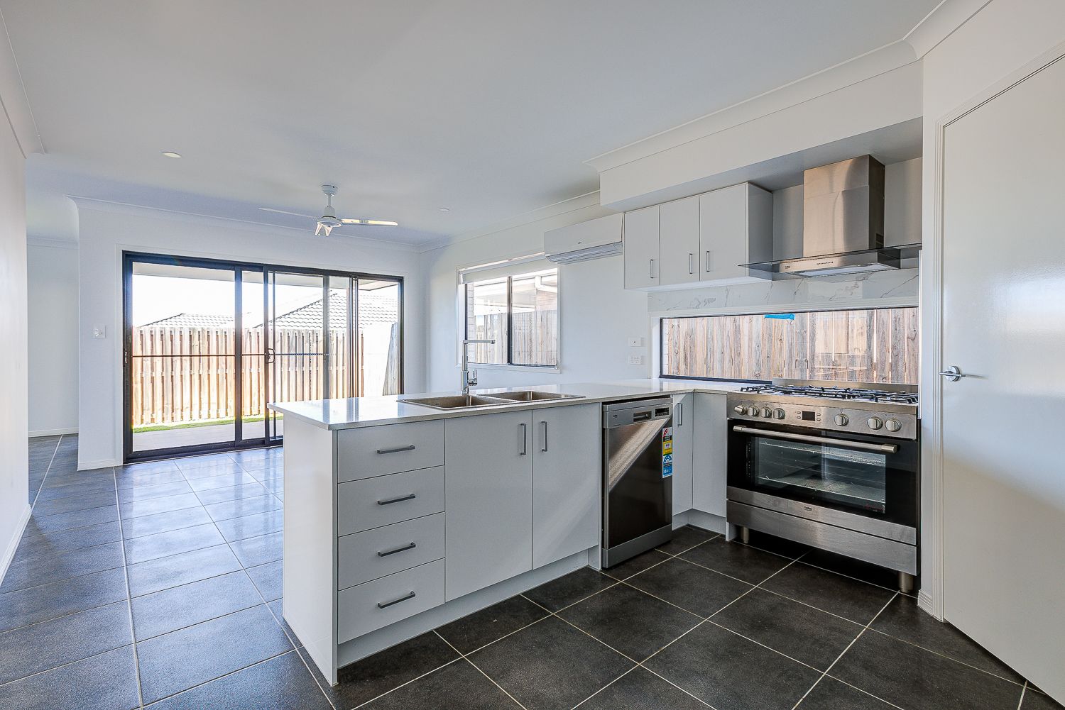 6 Feathertail Street, Bahrs Scrub, QLD 4207