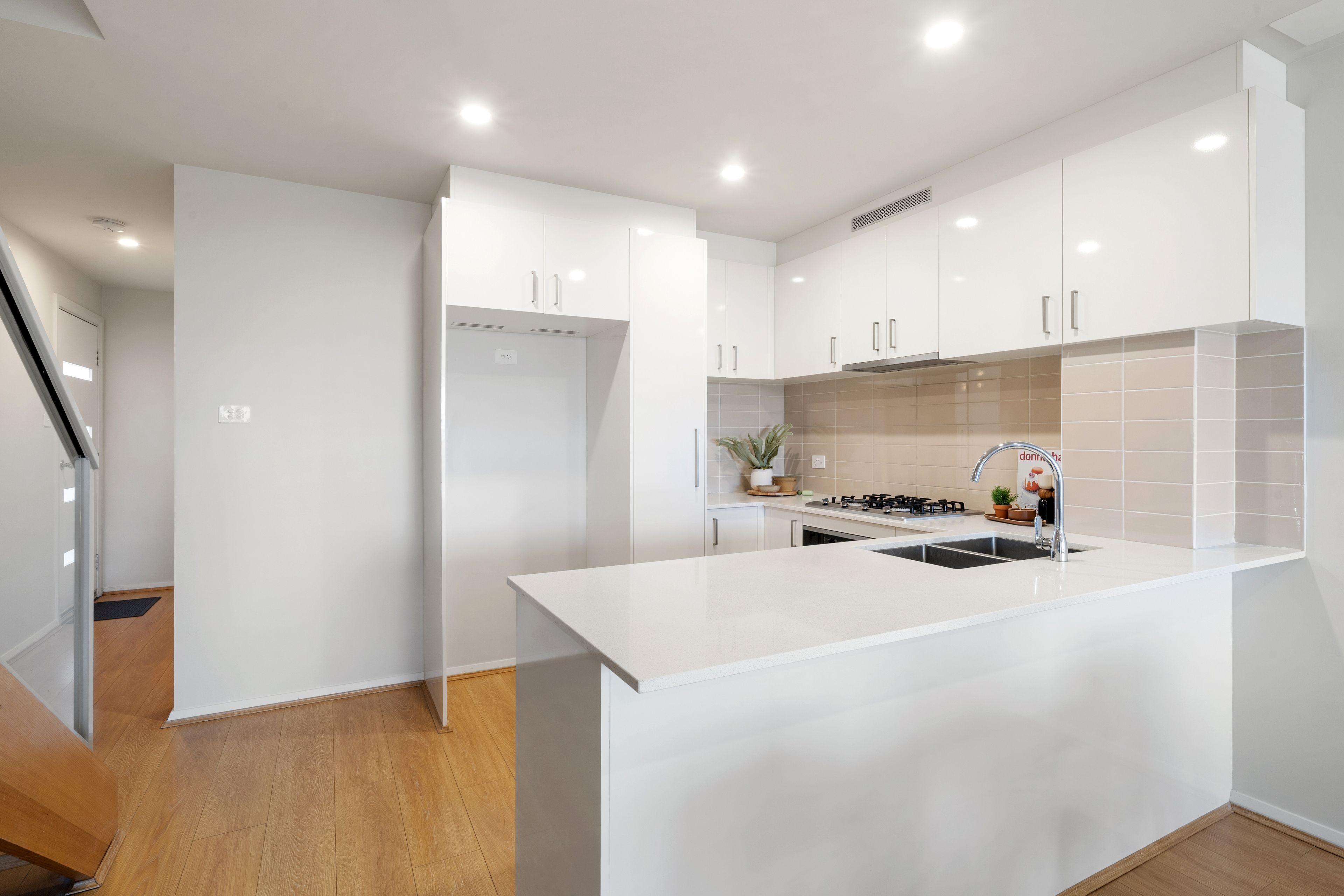 27/90 John Gorton Drive — photo 4 of 30
