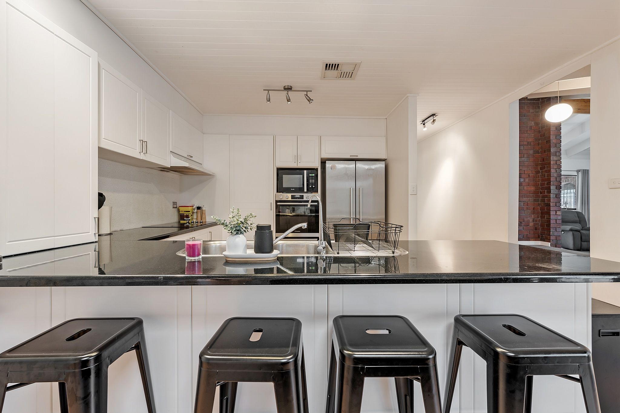 2 Birkdale Close — photo 11 of 24
