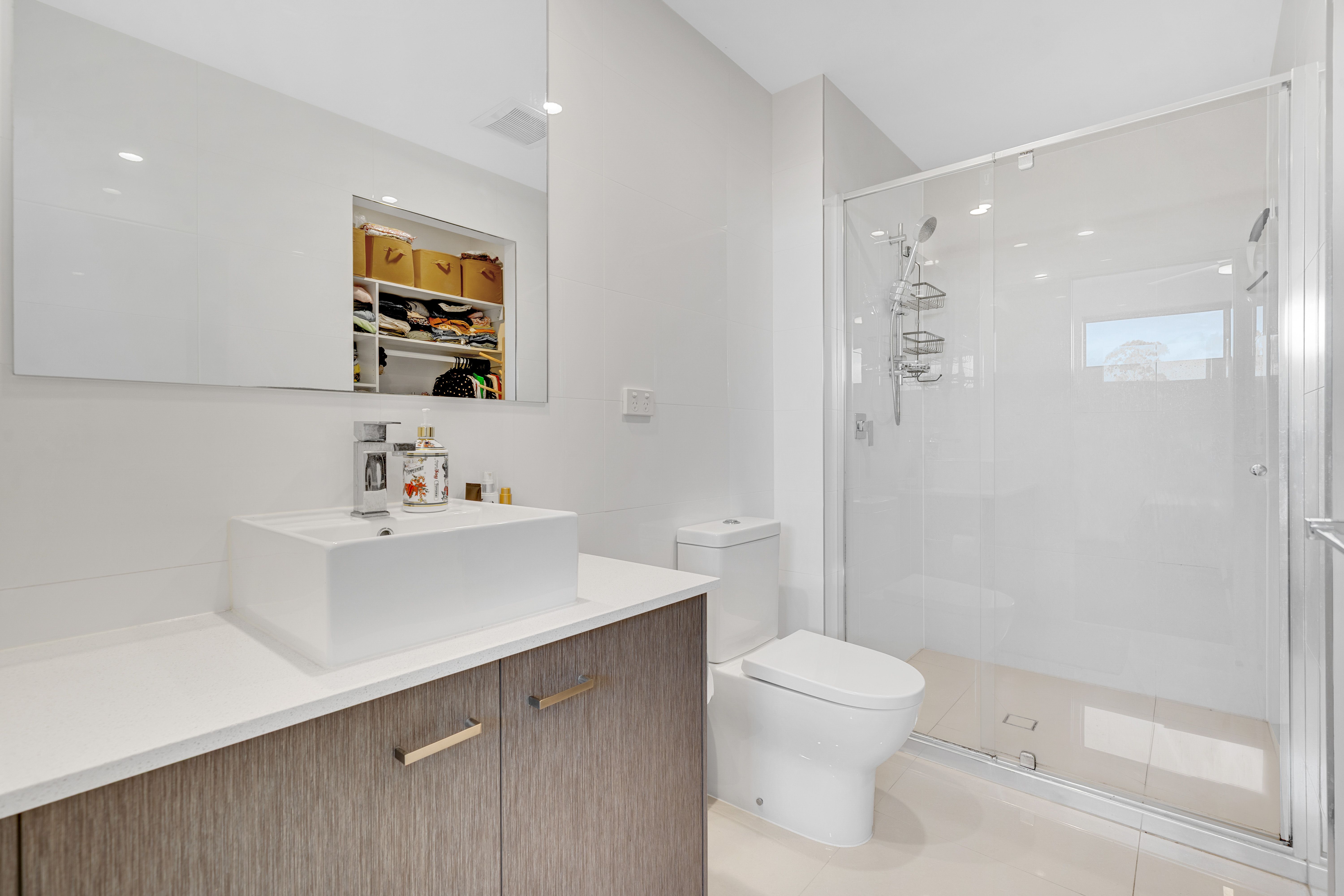 203/10 Berge Street — photo 7 of 11