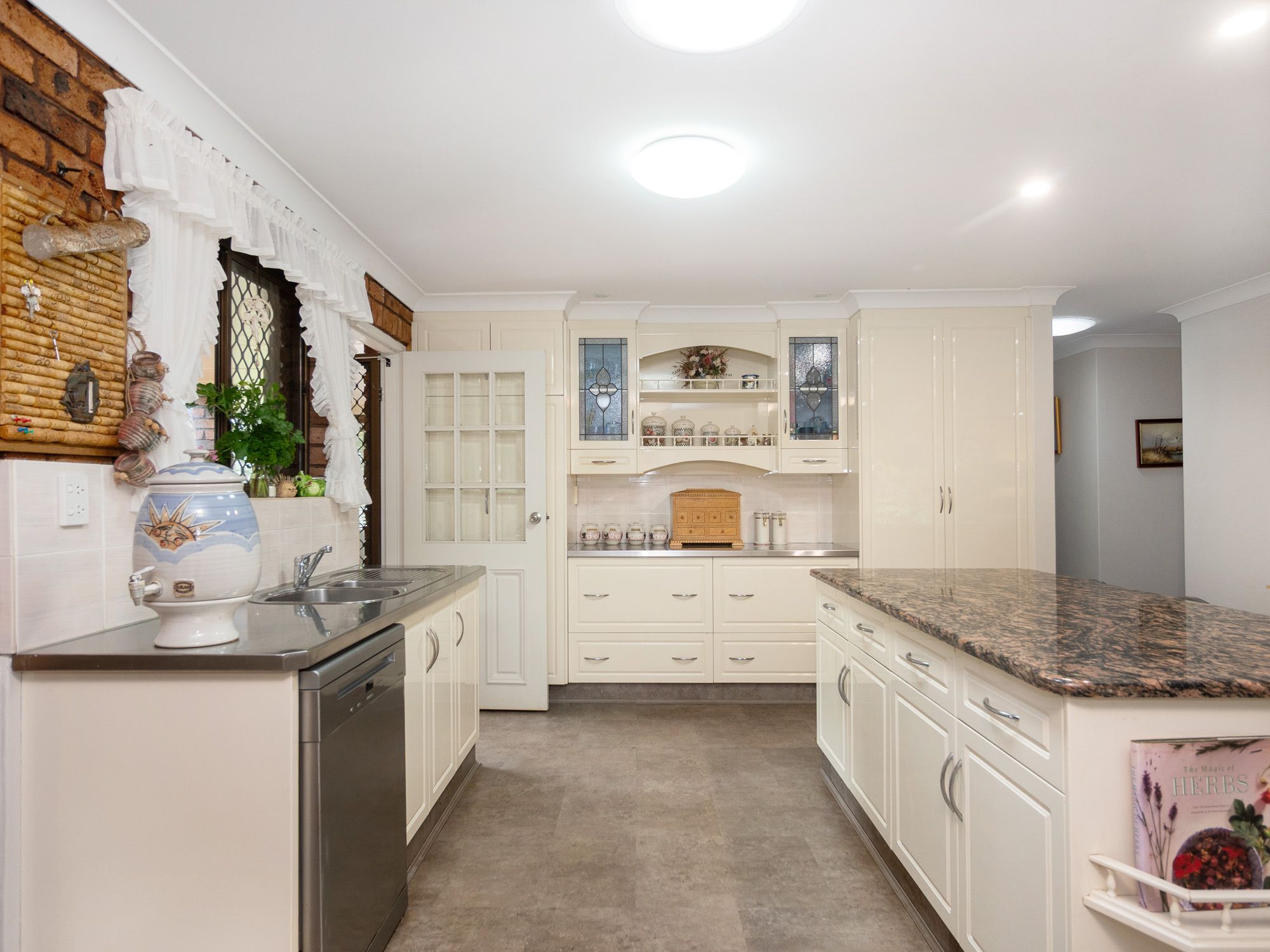 322 Alphadale Road — photo 7 of 29