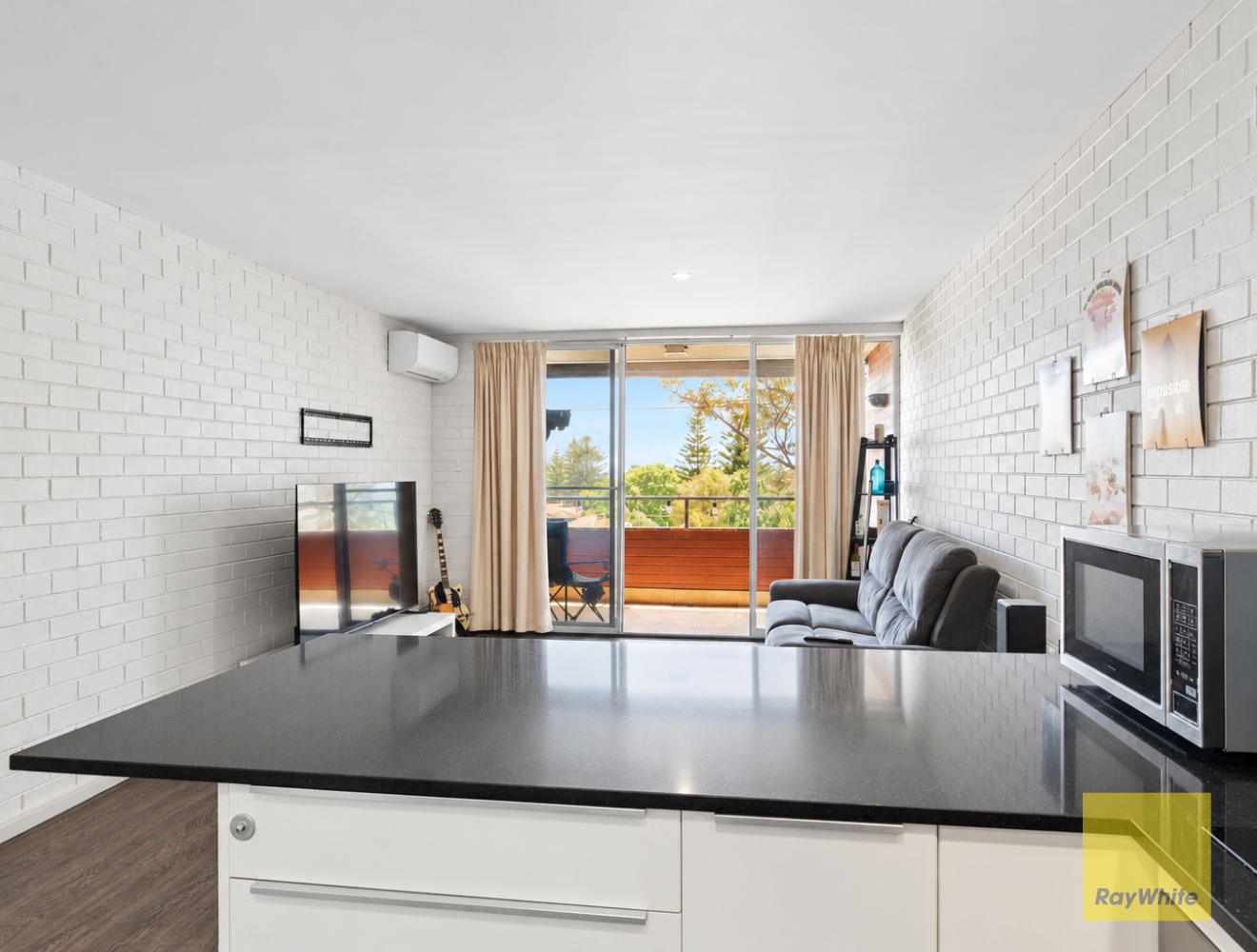 14/36 Wellington Street — photo 4 of 17