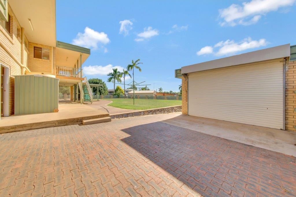 10 J Hickey Avenue, Clinton, QLD 4680
