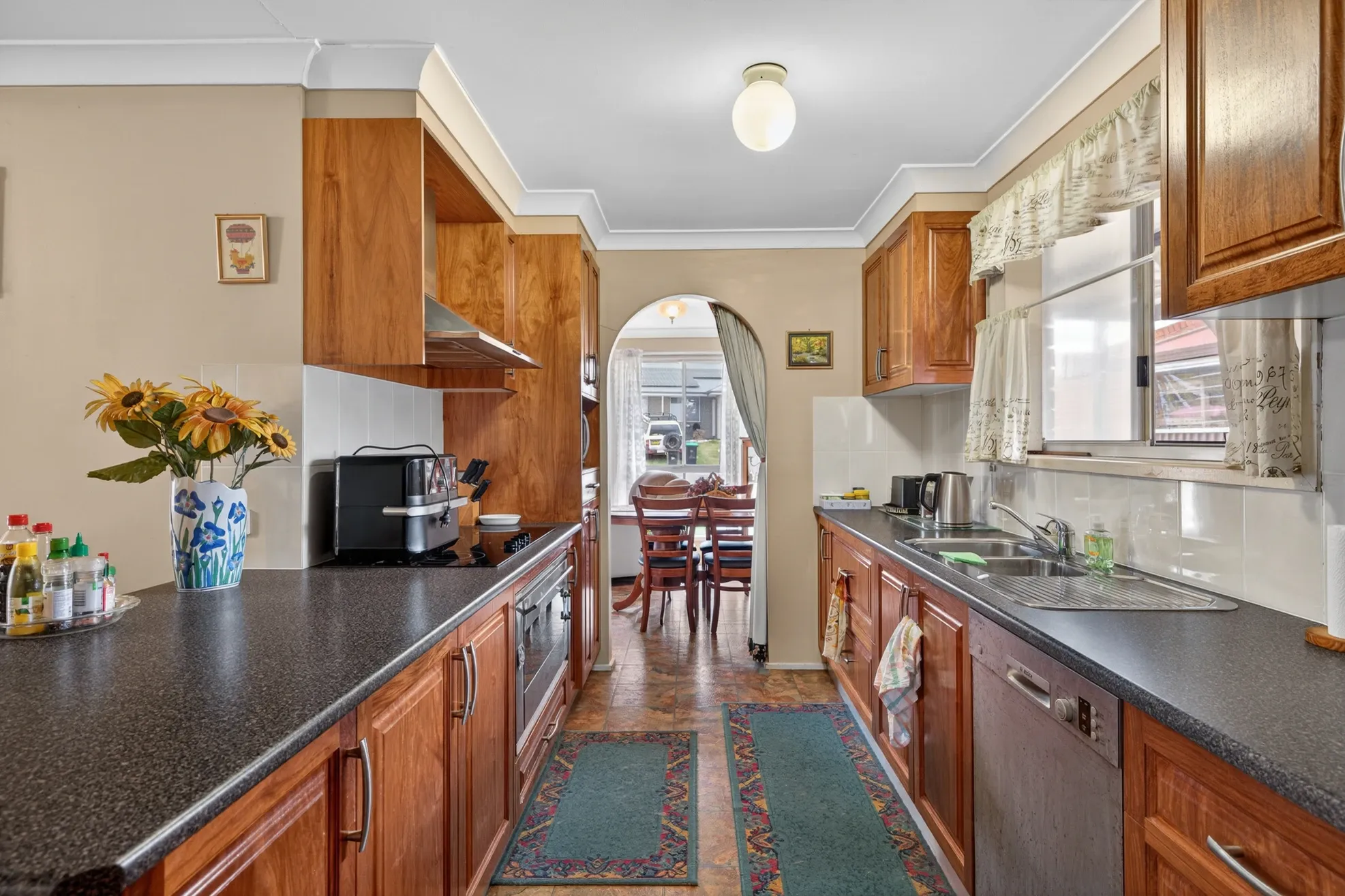17 Garrick Road — photo 3 of 14