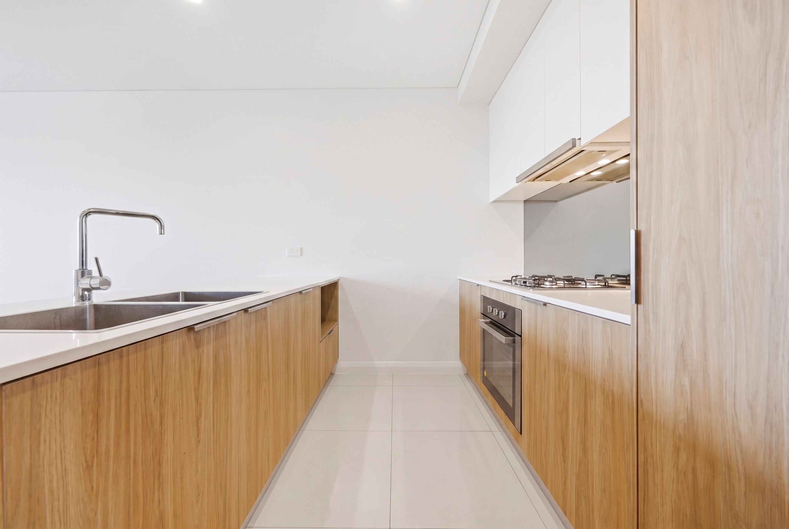 602/8 Murrell Street — photo 7 of 19