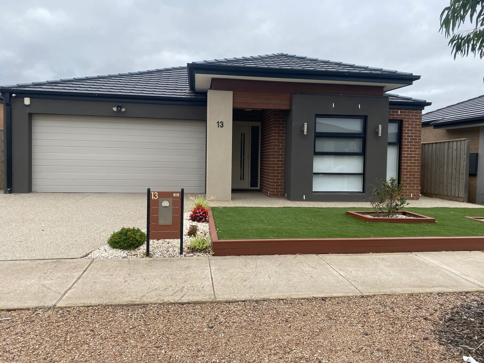 13 Loganberry Road, MANOR LAKES, VIC 3024