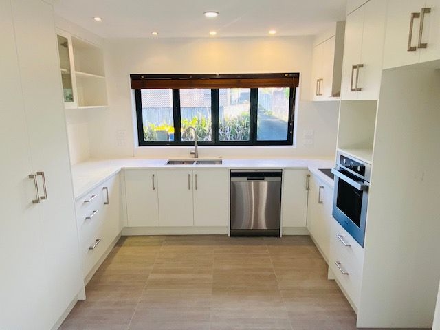 2/11 Corunna Road, Milford, North Shore City