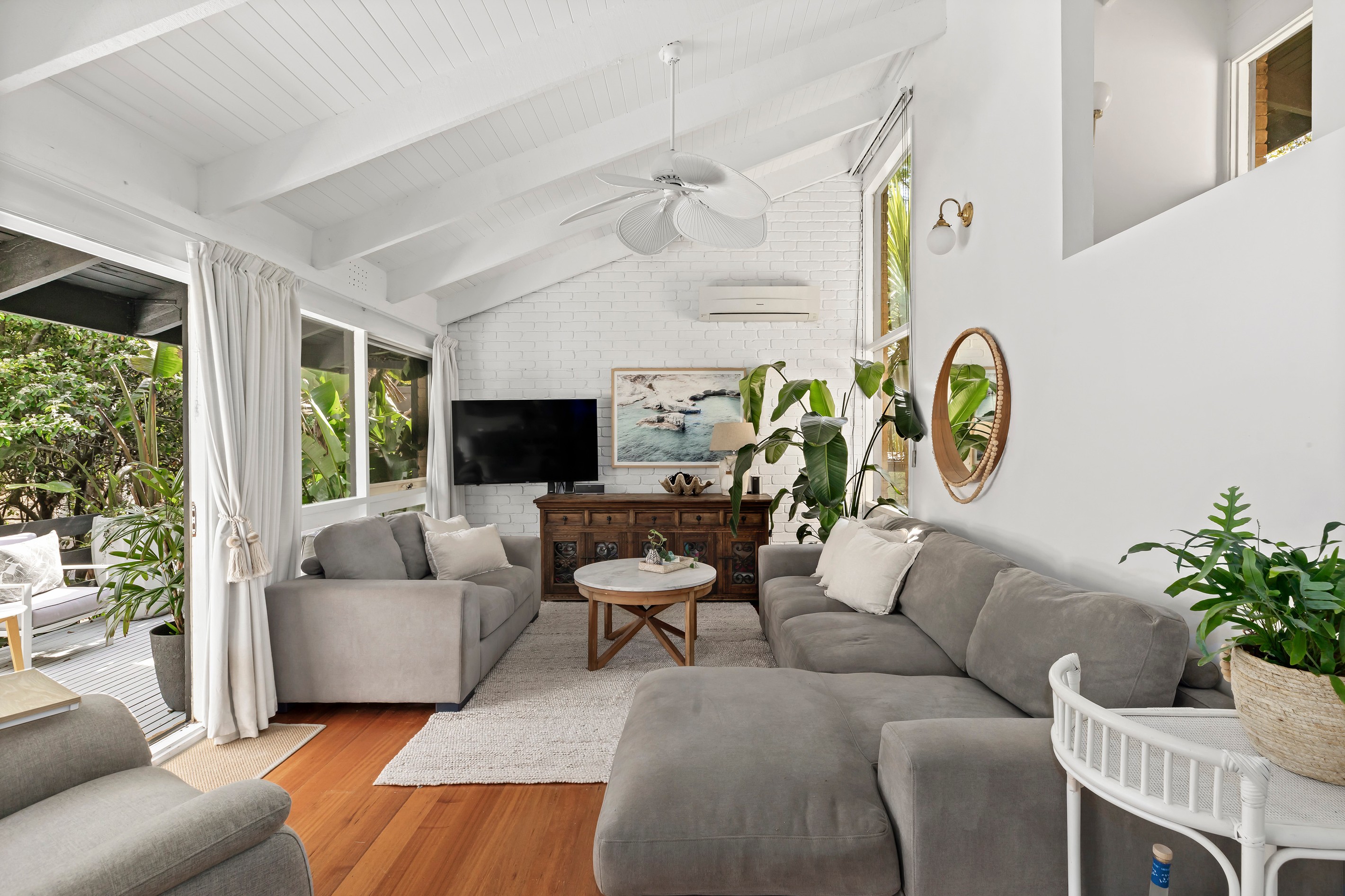 18 Milborne Crescent, Eltham, VIC 3095