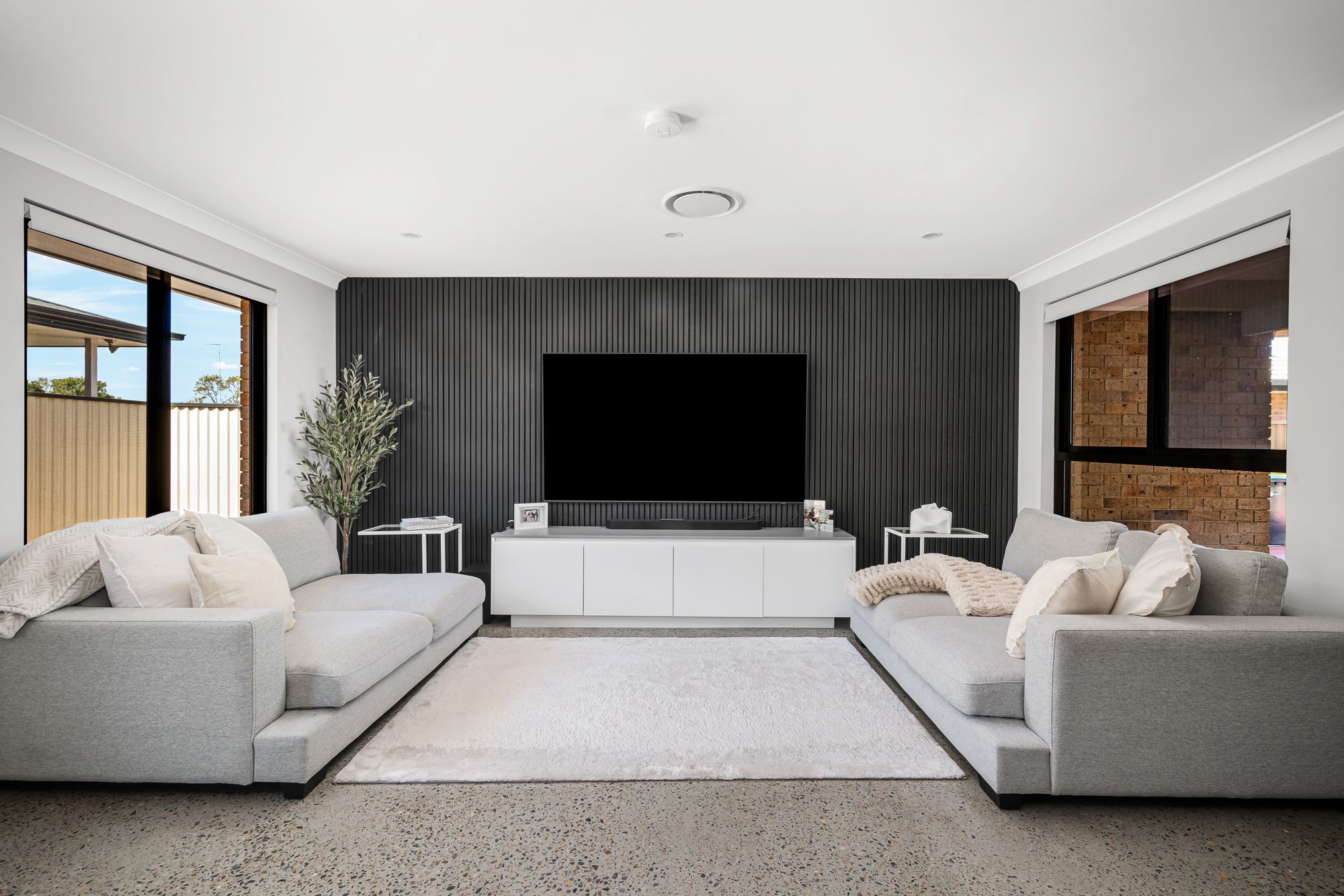 125 & 125A Southee Circuit, Oakhurst, NSW 2761