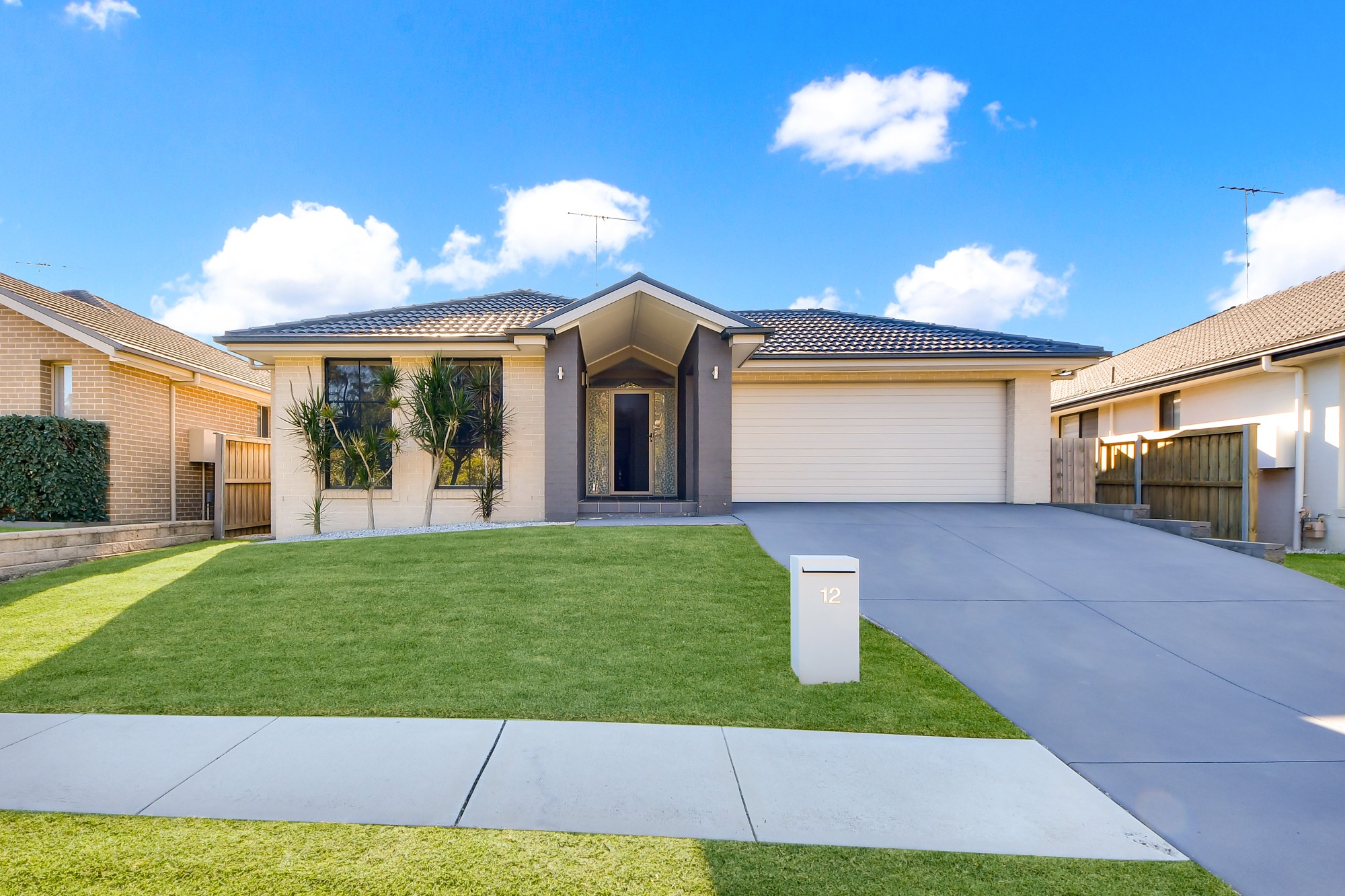 12 Hampshire Boulevard, Spring Farm, NSW 2570