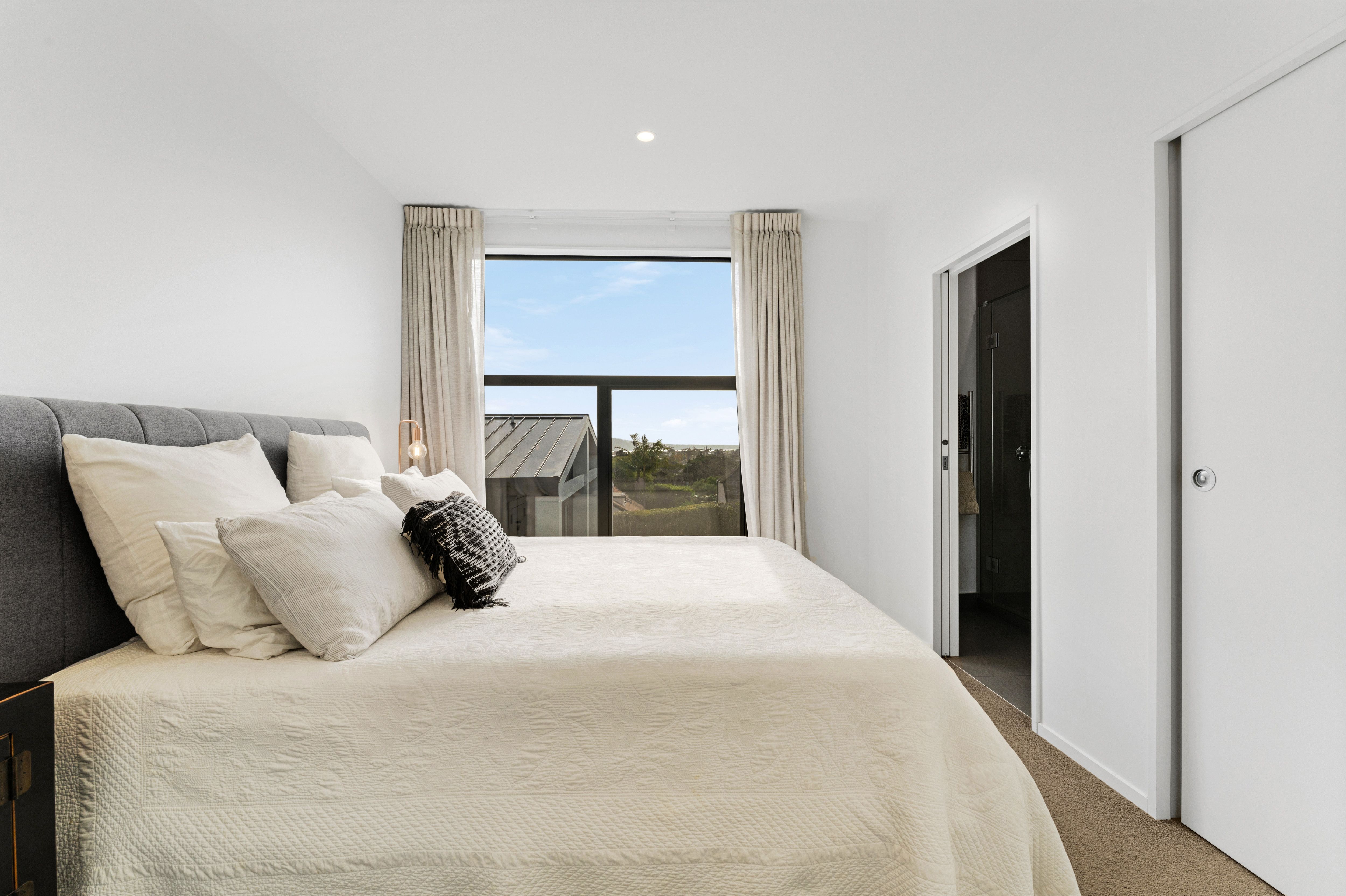 11/37 Glen Atkinson Street, St Heliers