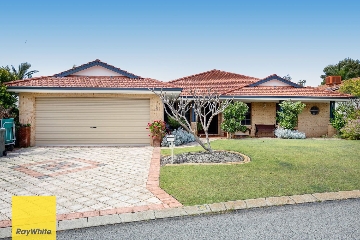 5 Woodbury Mews, Landsdale, WA 6065