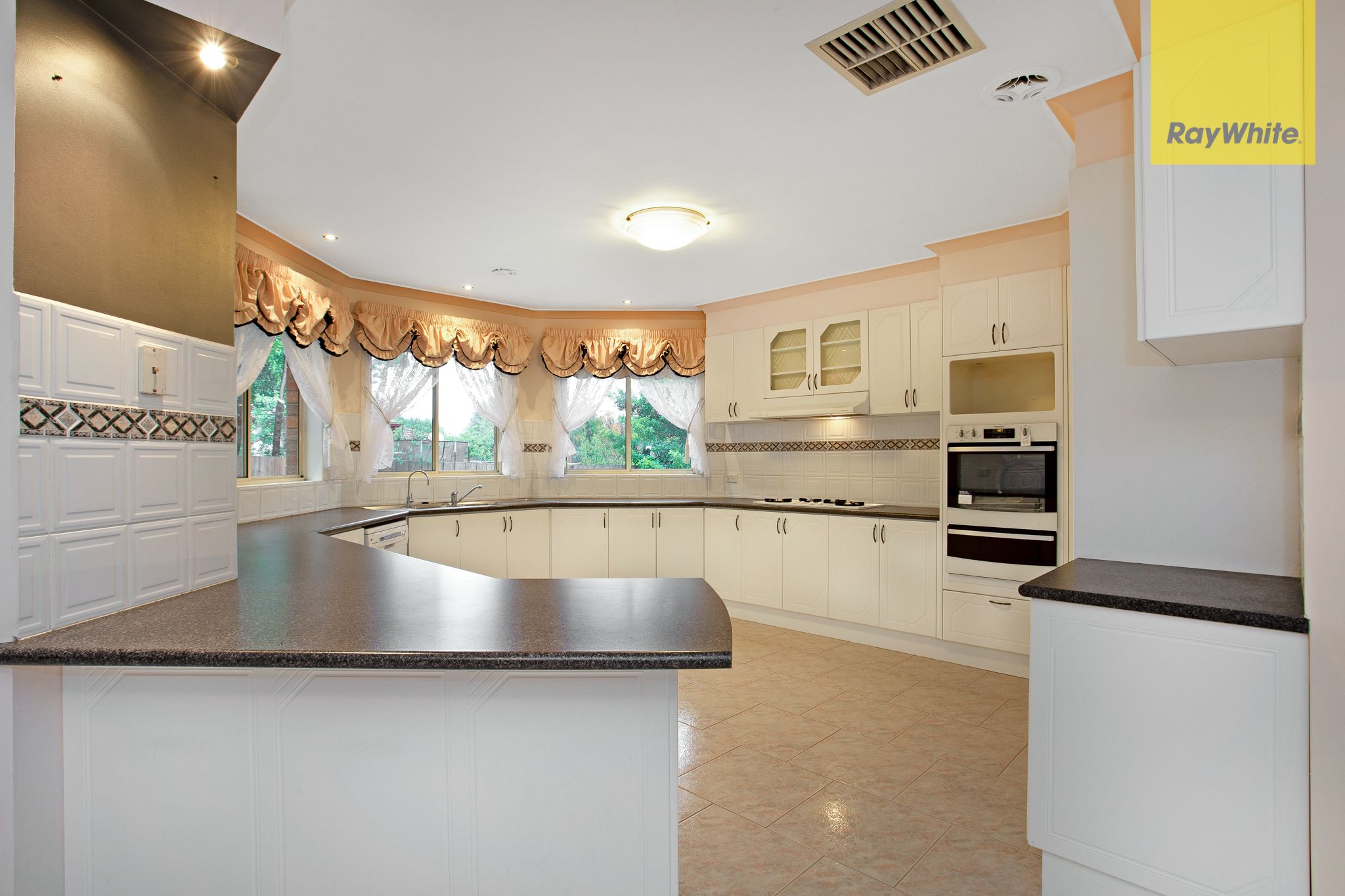 2 Lyell Court, Taylors Lakes, VIC 3038