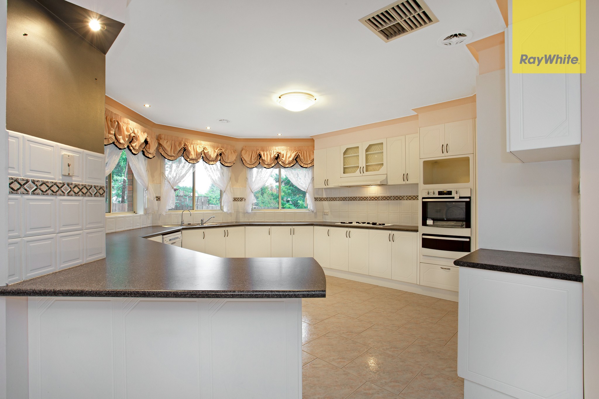 2 Lyell Court, Taylors Lakes, VIC 3038