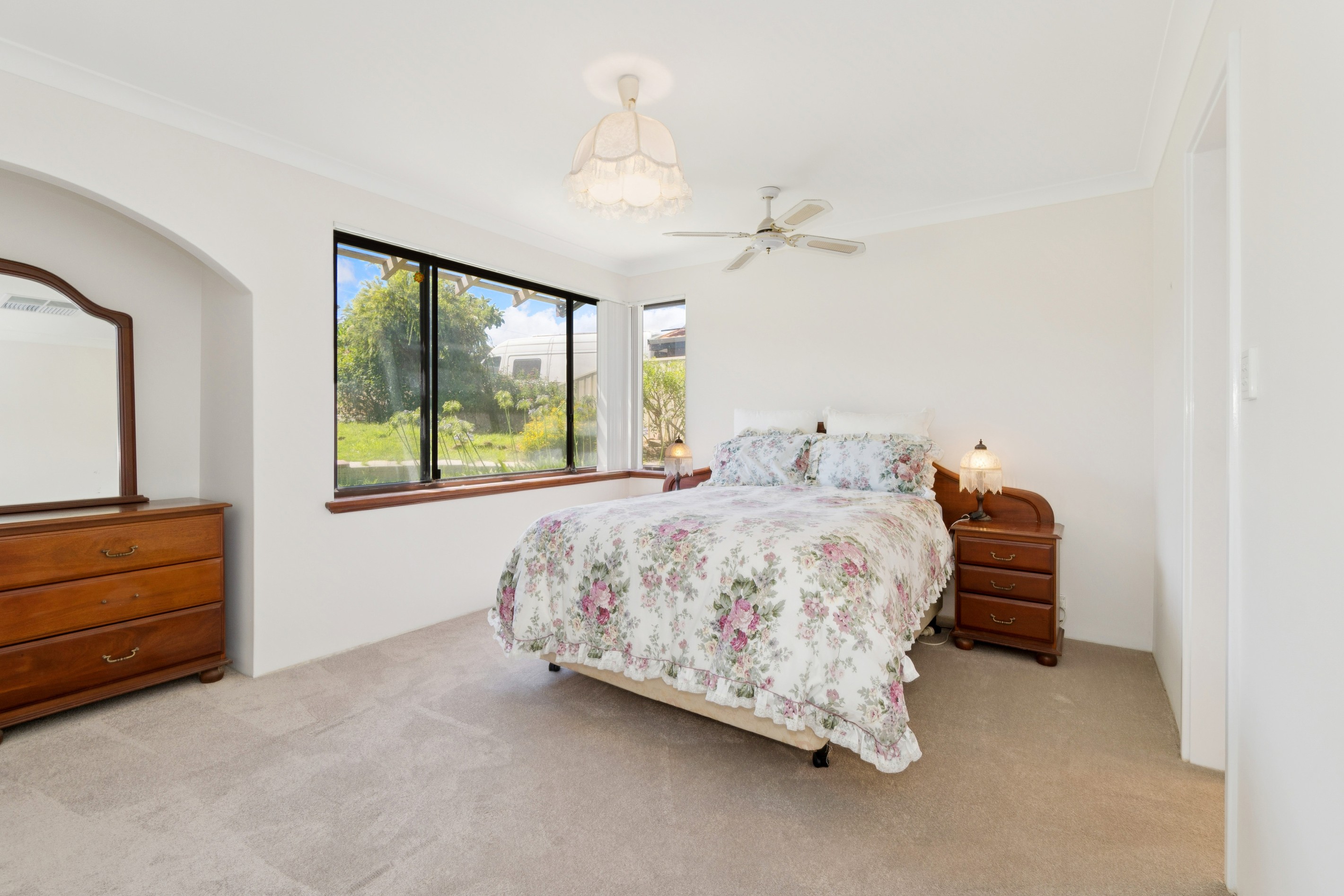 19 Bredhurst Road, Marangaroo, WA 6064