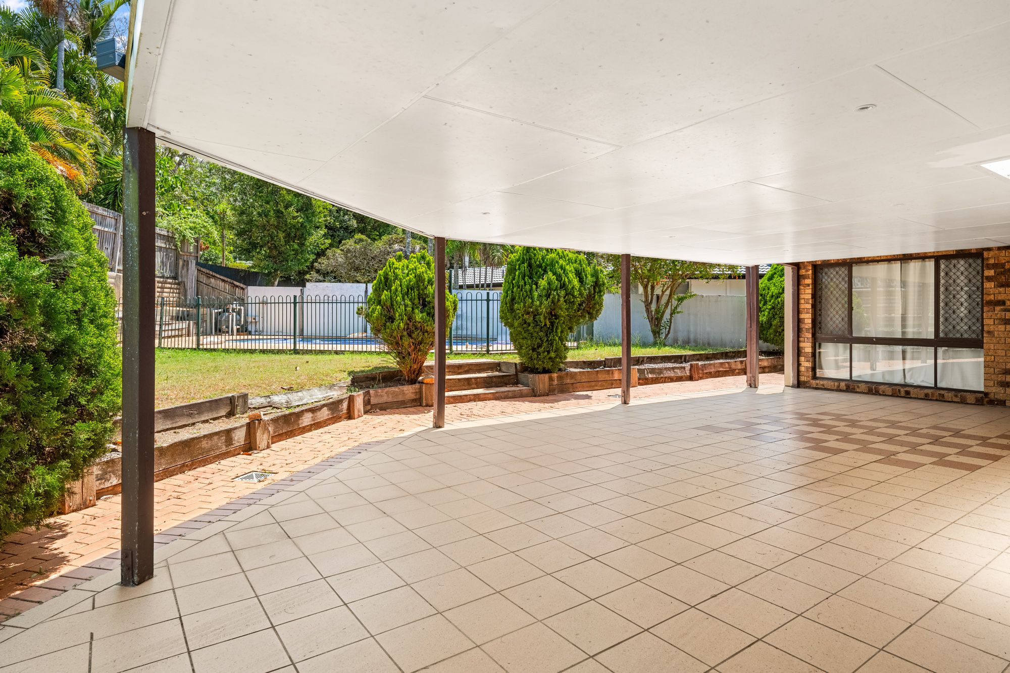 1 Pellatt Close — photo 8 of 10