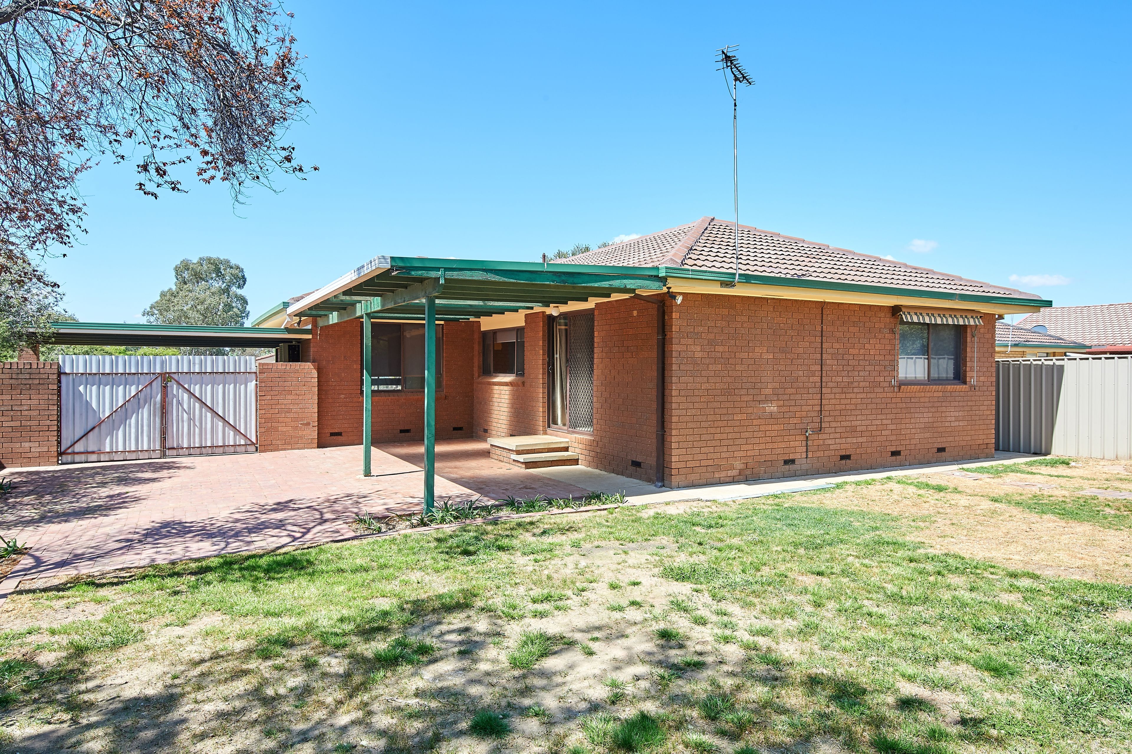 8 Pugsley Avenue, Estella, NSW 2650