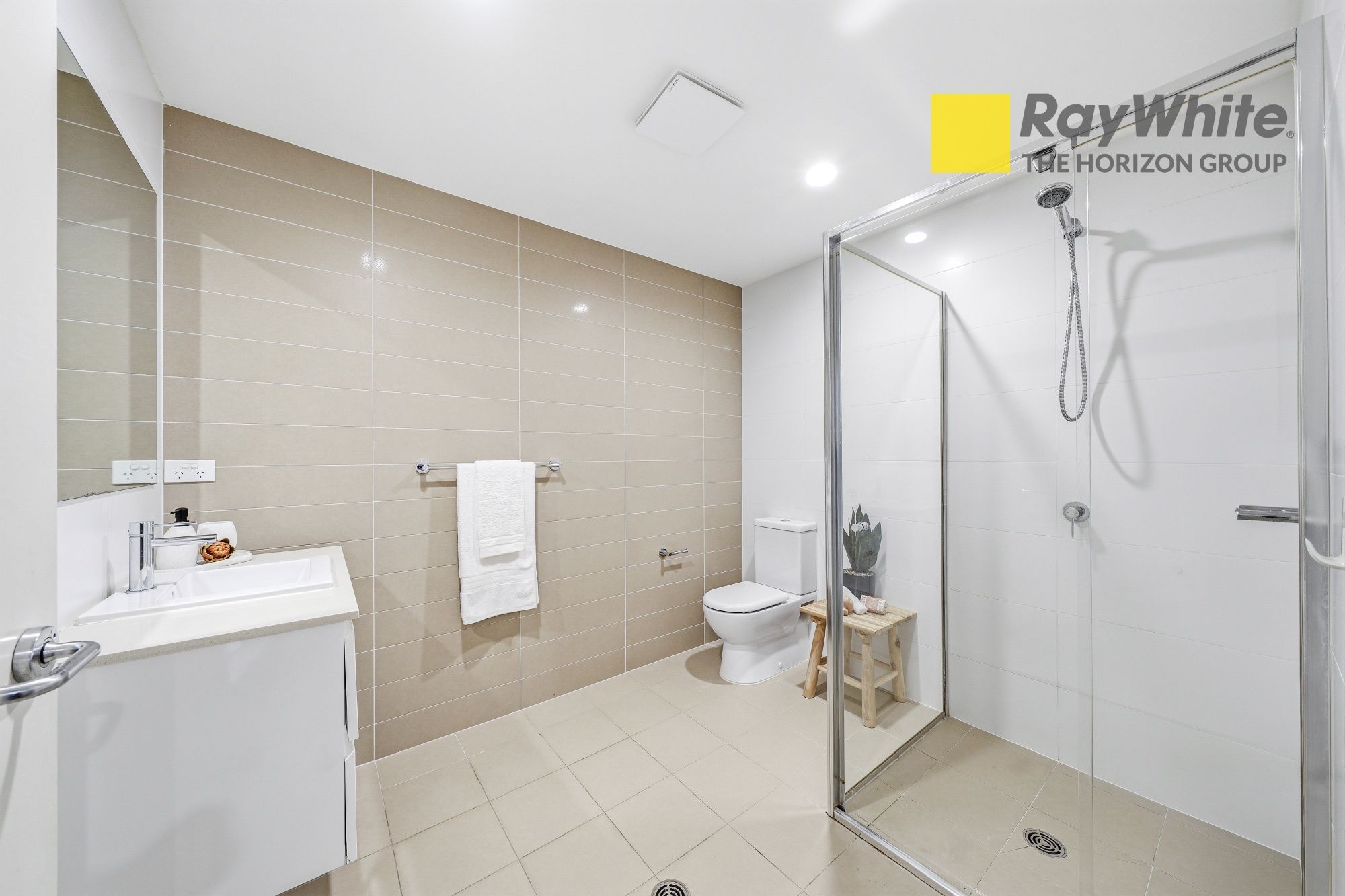 G02/40-44 Edgeworth David Avenue — photo 5 of 13