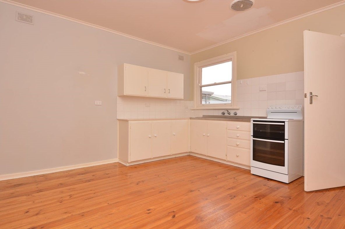 12 Albert Street — photo 4 of 13