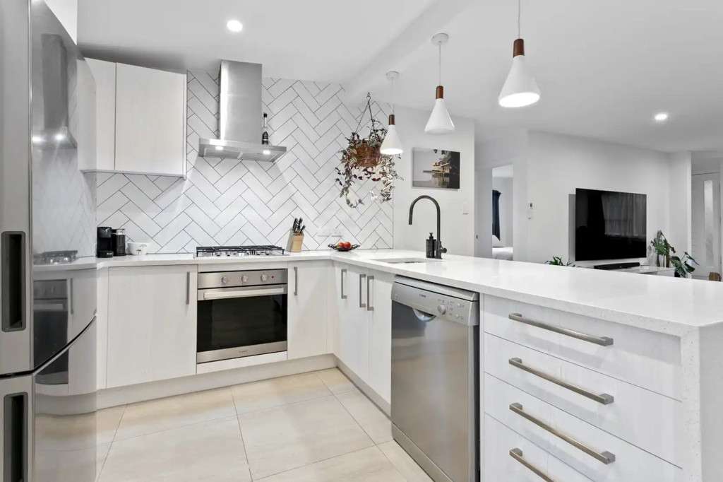 18A Atkinson Road photo 0