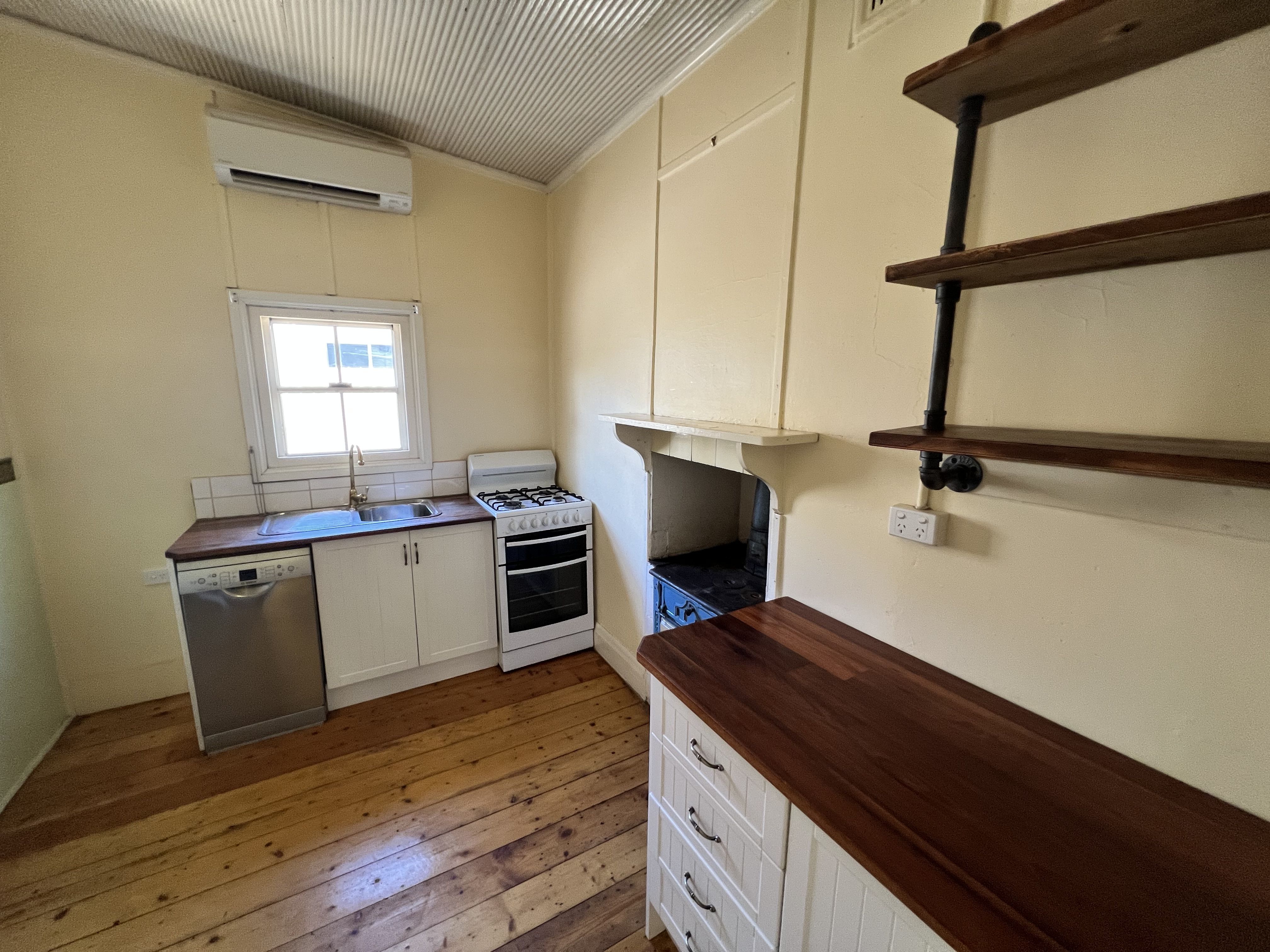 479 Williams Street — photo 10 of 15