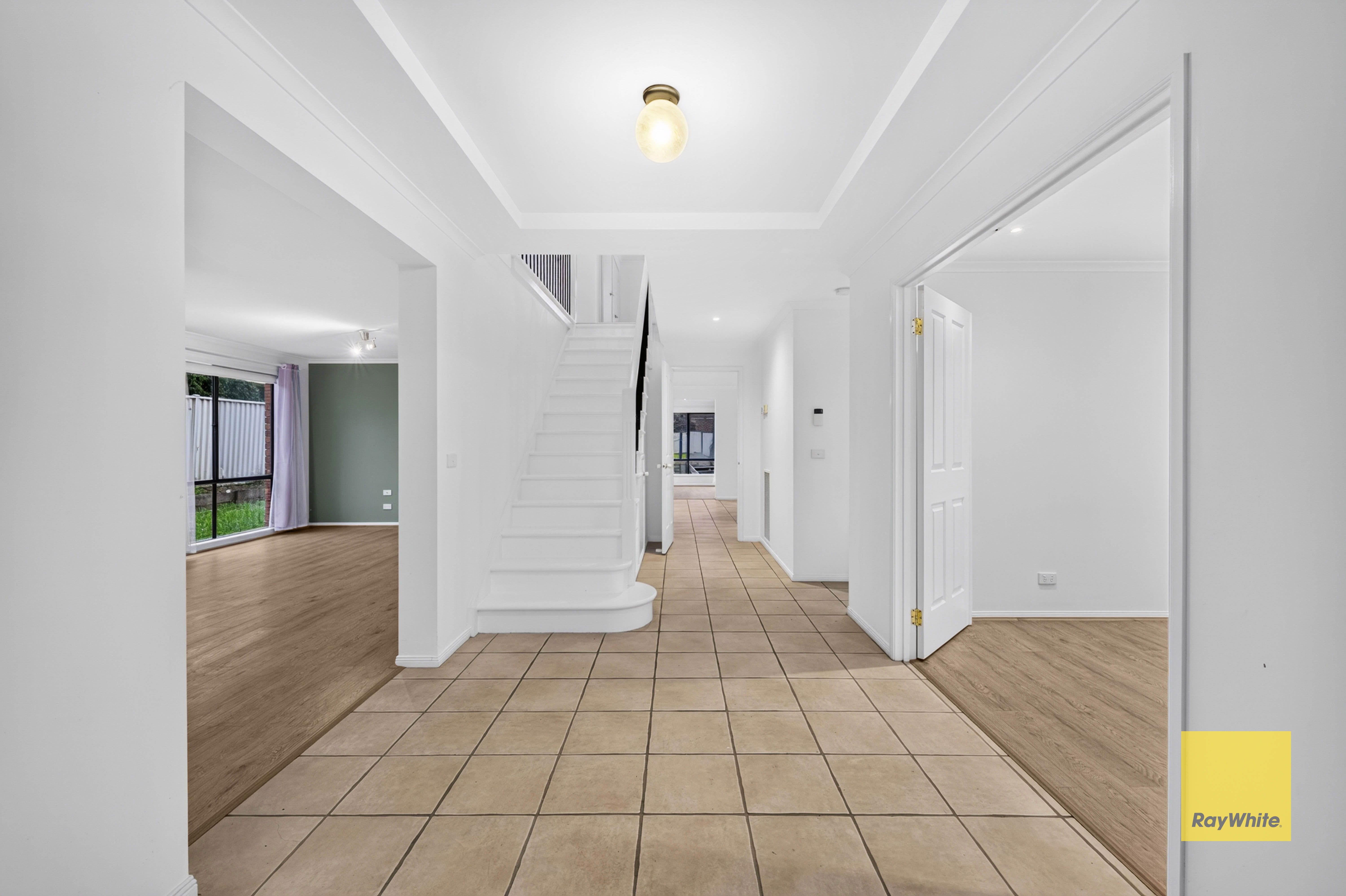 17 St Nicholas Court — photo 3 of 30